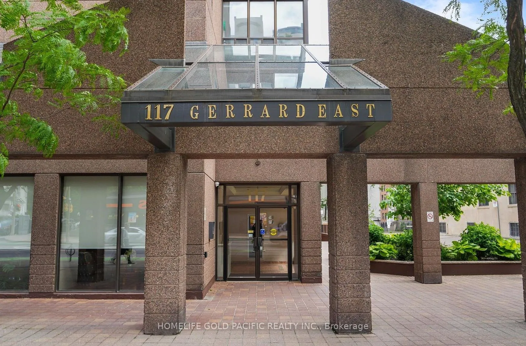 117 Gerrard Street E #207