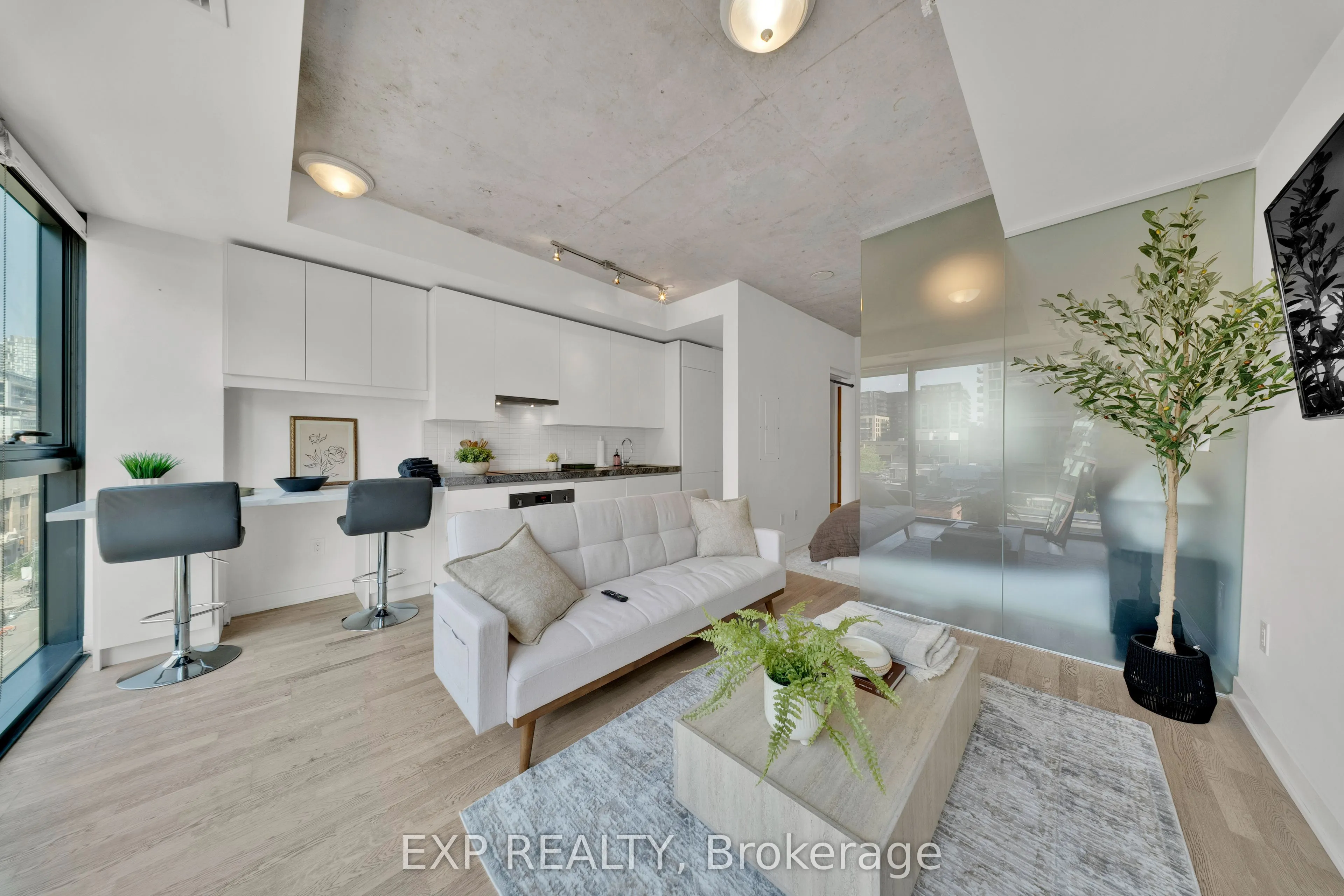 629 King Street #625