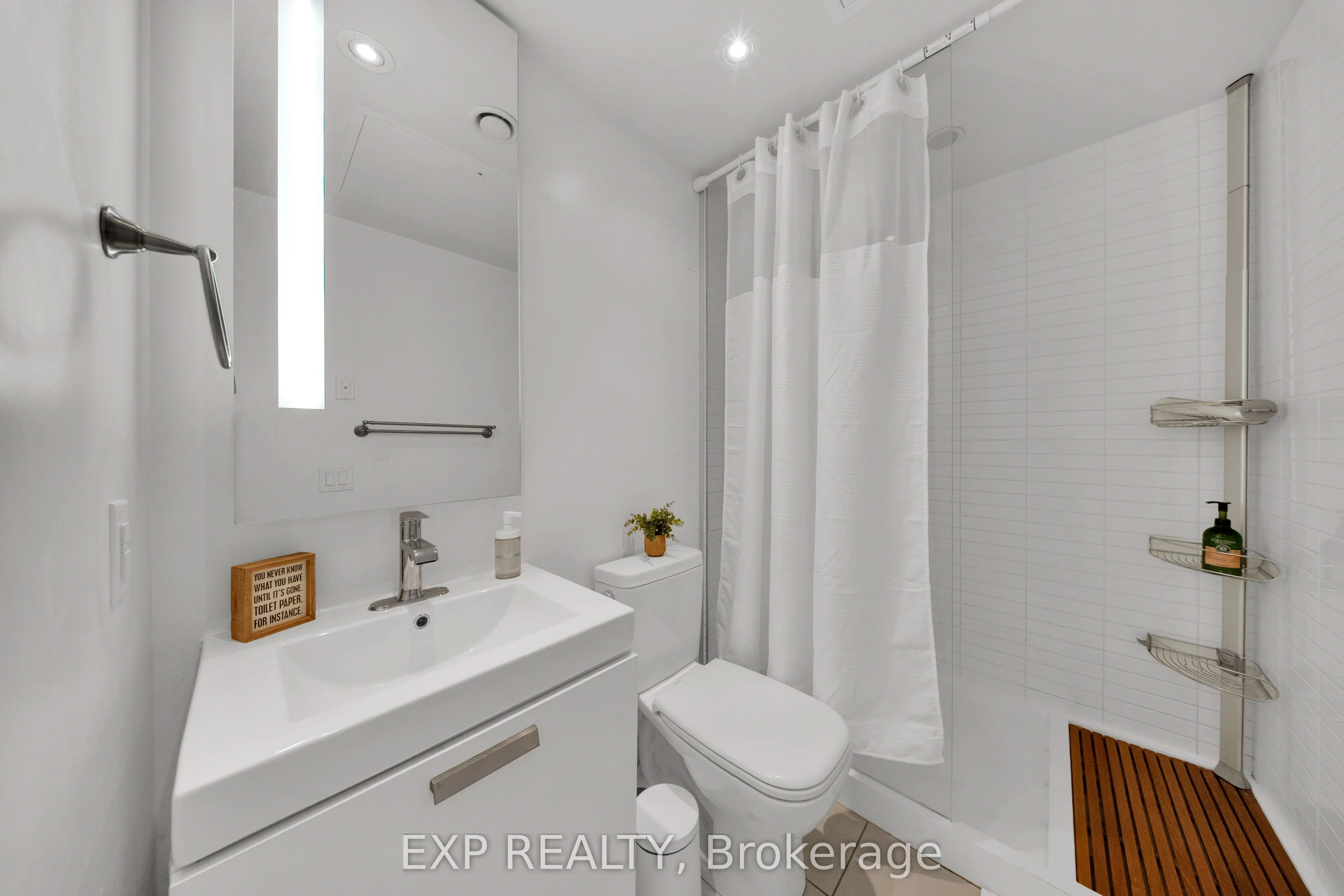 629 King Street #625