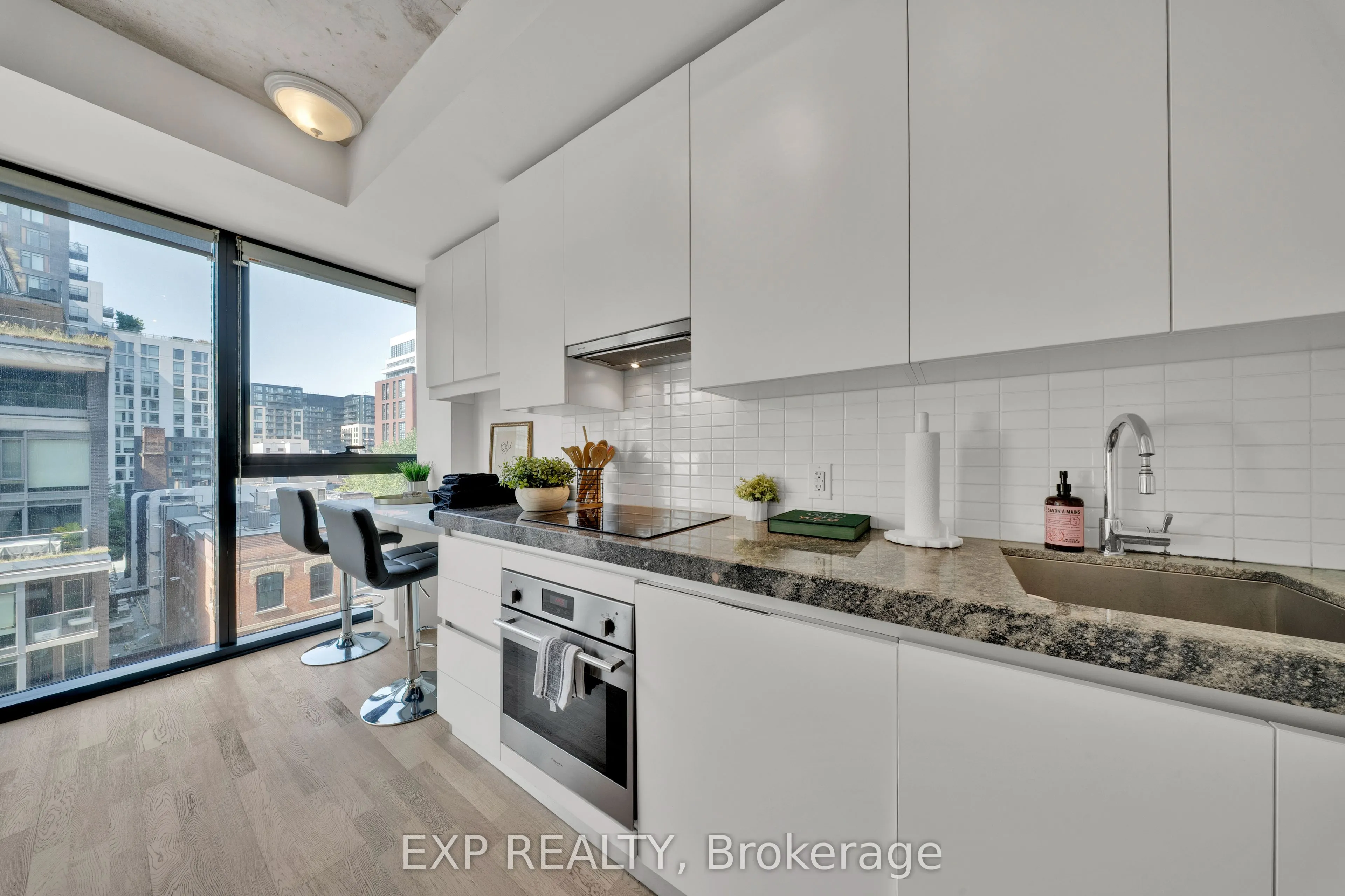 629 King Street #625