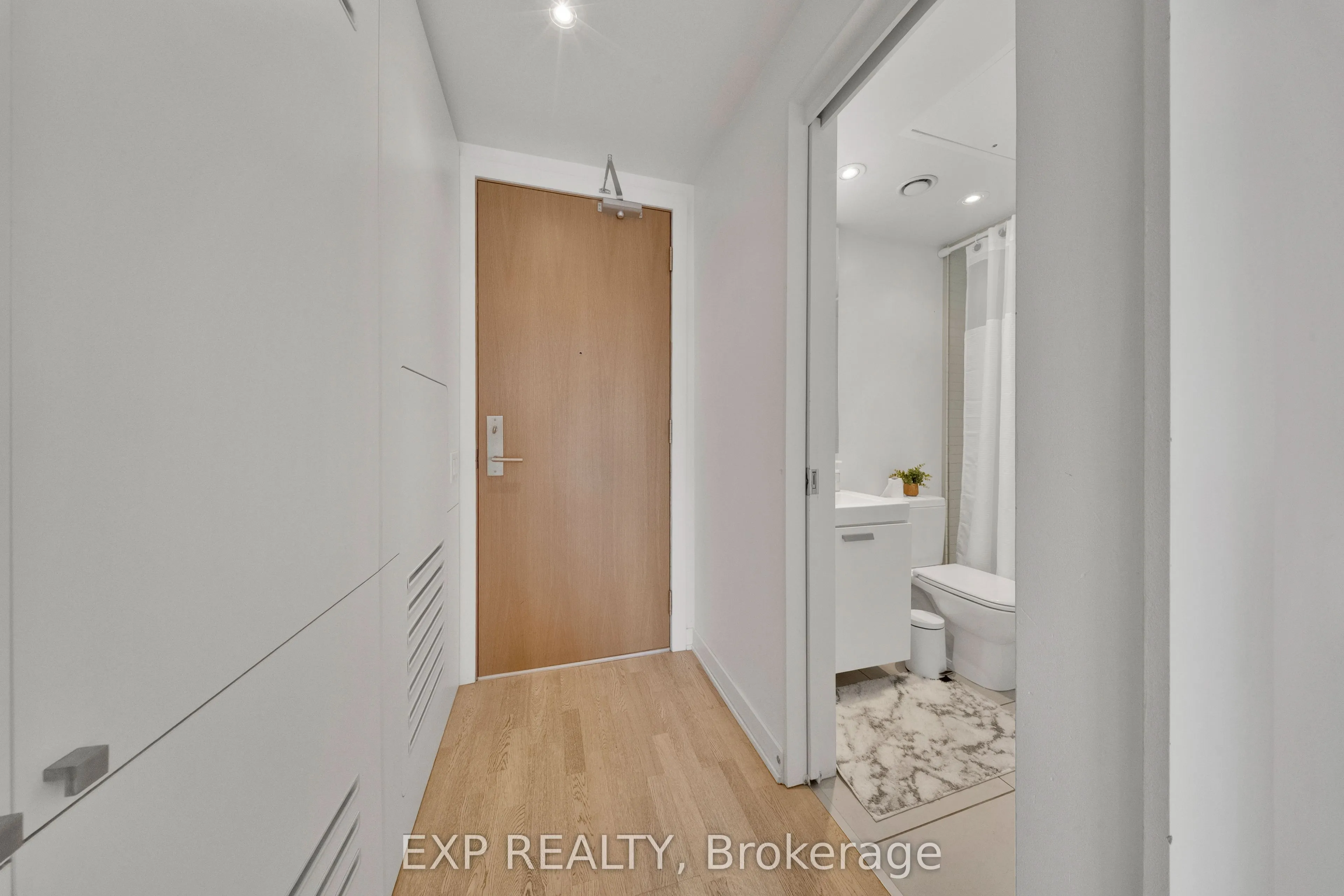 629 King Street #625