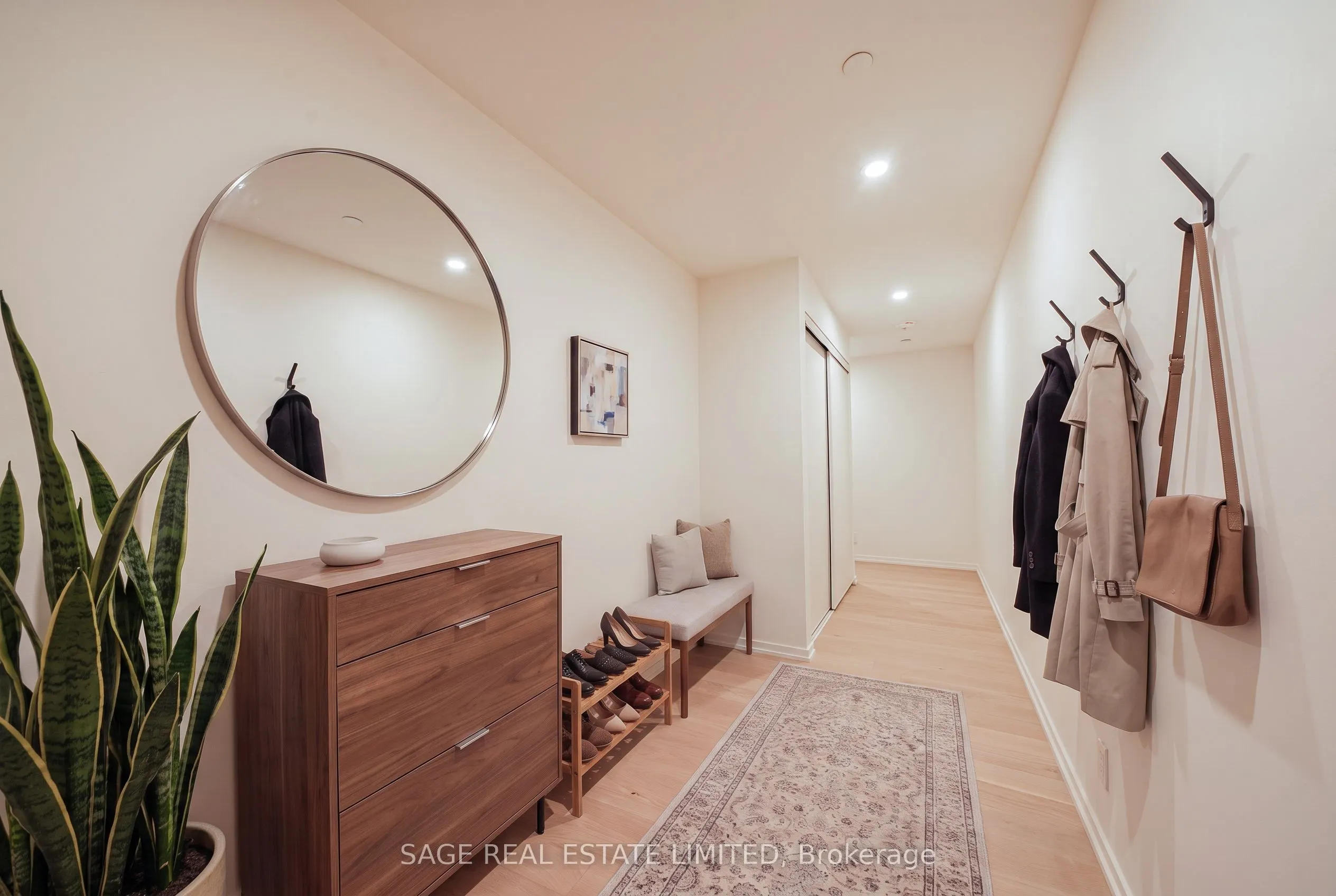 109 Erskine Avenue #511