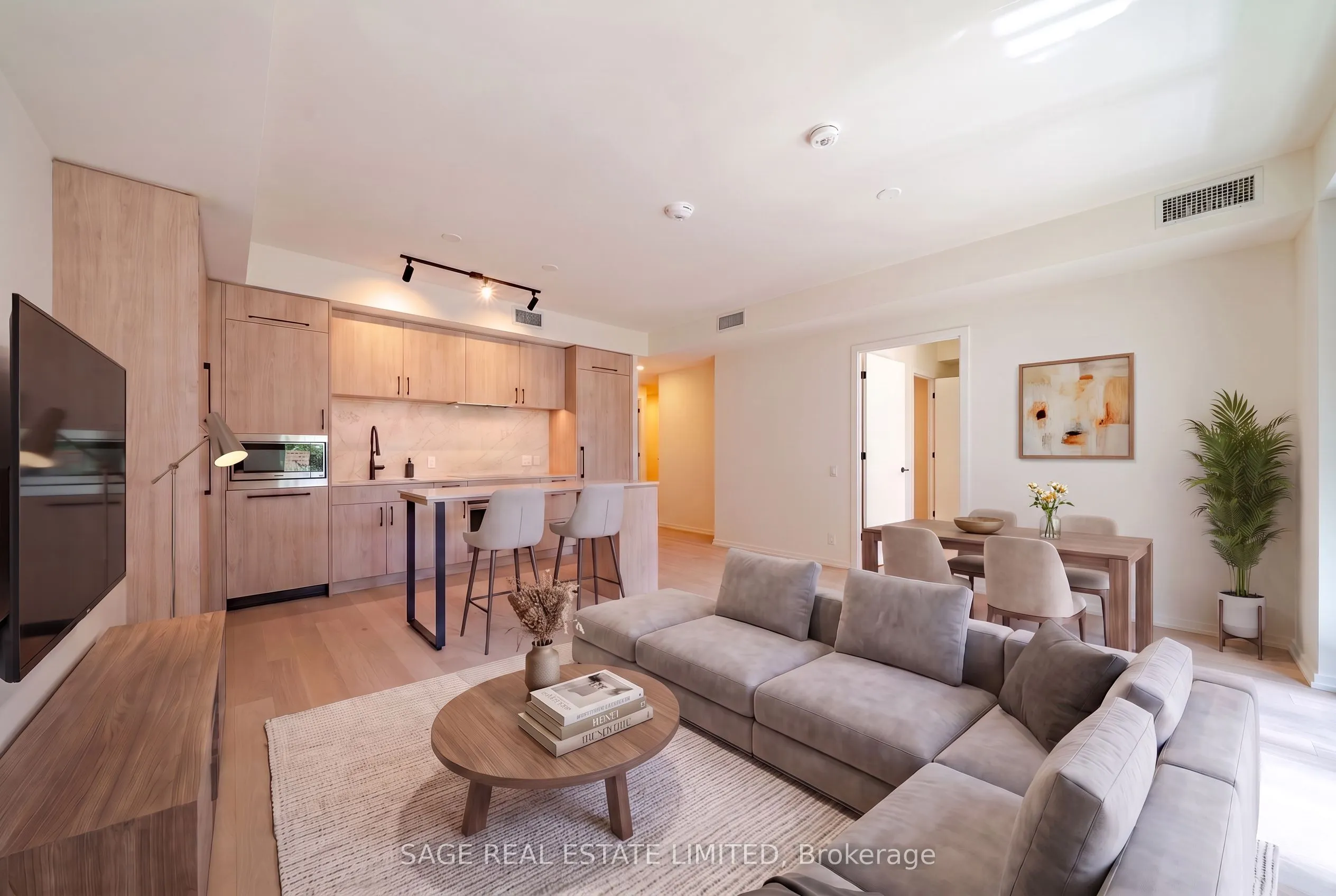 109 Erskine Avenue #511