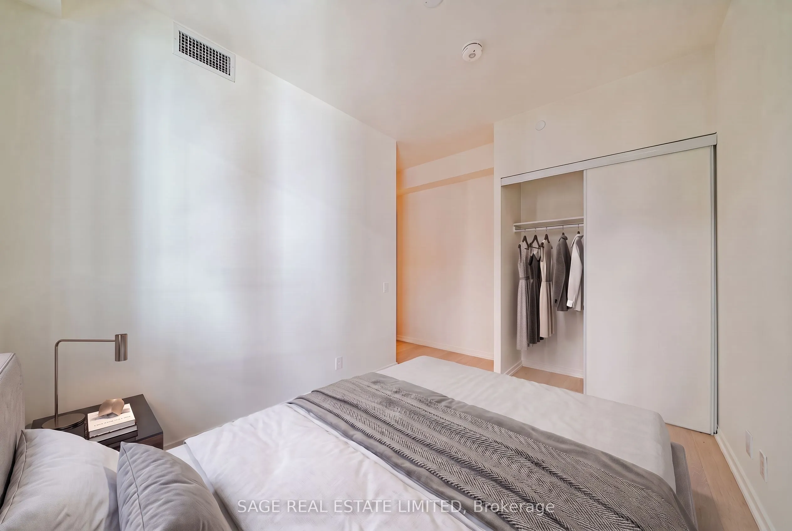 109 Erskine Avenue #511