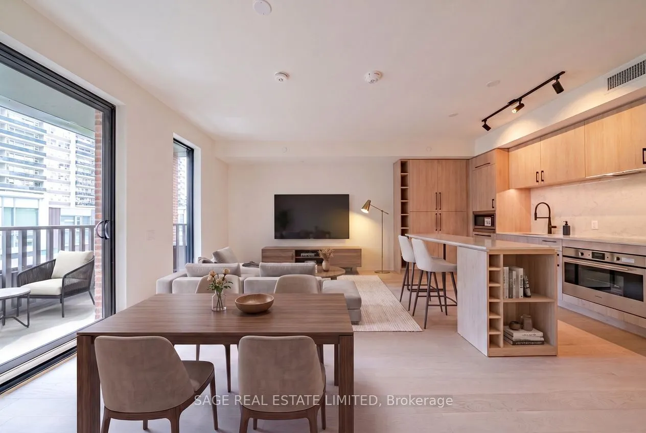 109 Erskine Avenue #511