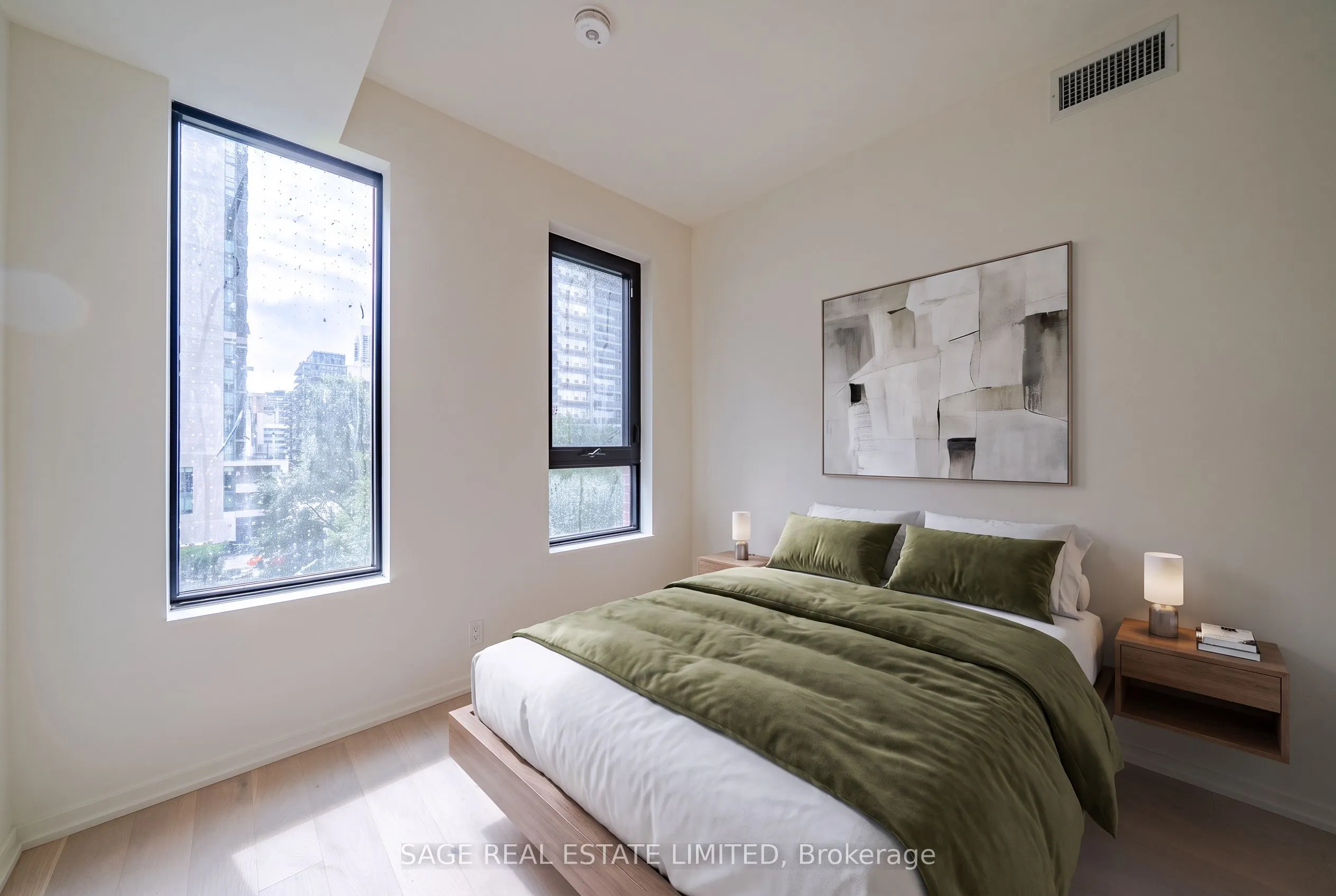 109 Erskine Avenue #511