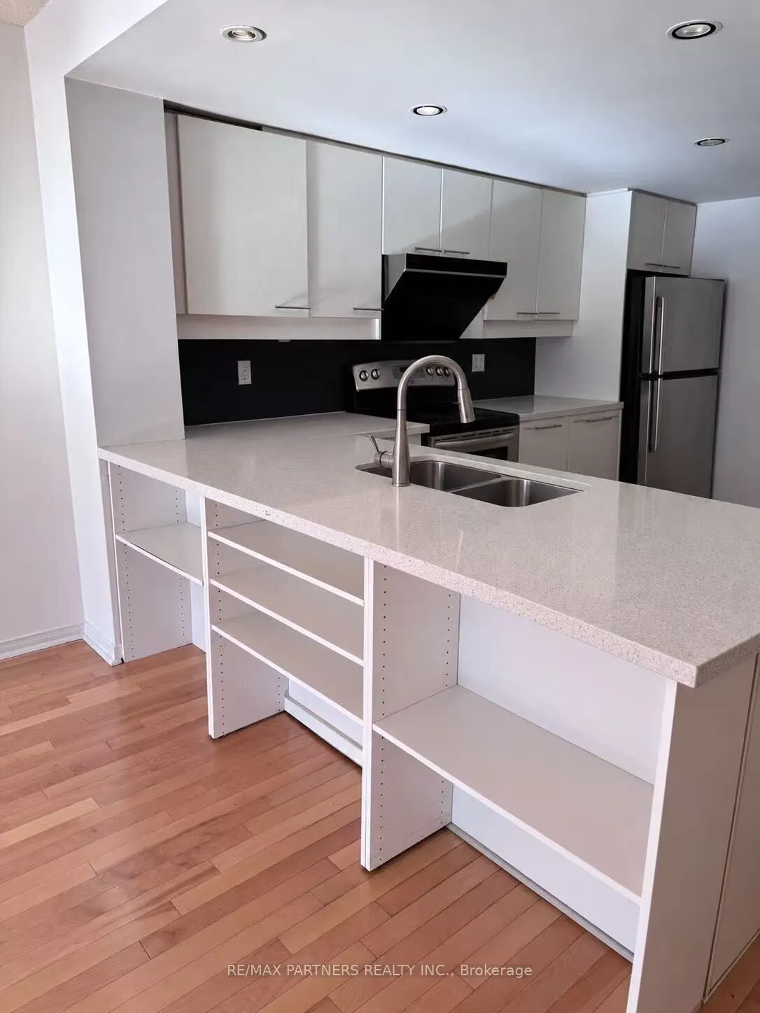 18 Hollywood Avenue #306