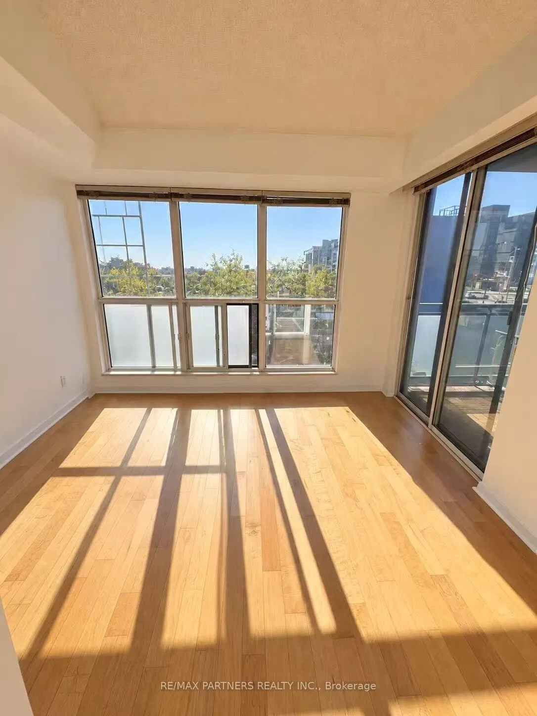 18 Hollywood Avenue #306
