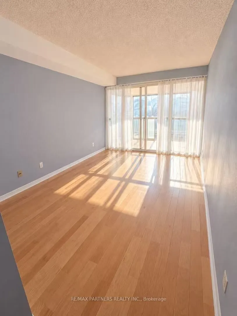 18 Hollywood Avenue #306