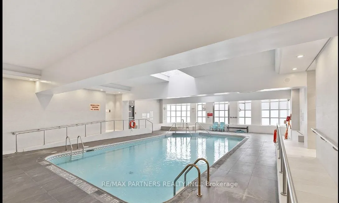 18 Hollywood Avenue #306
