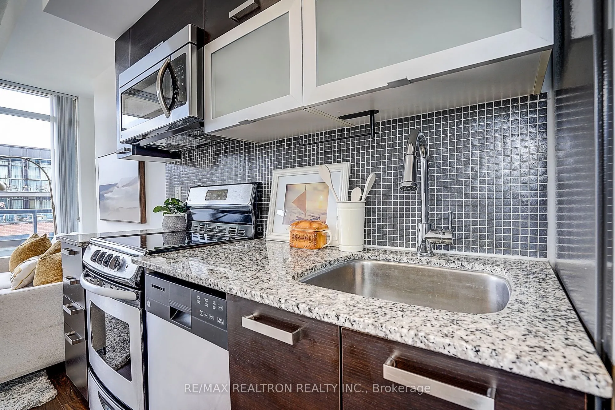 36 Lisgar Street #603E