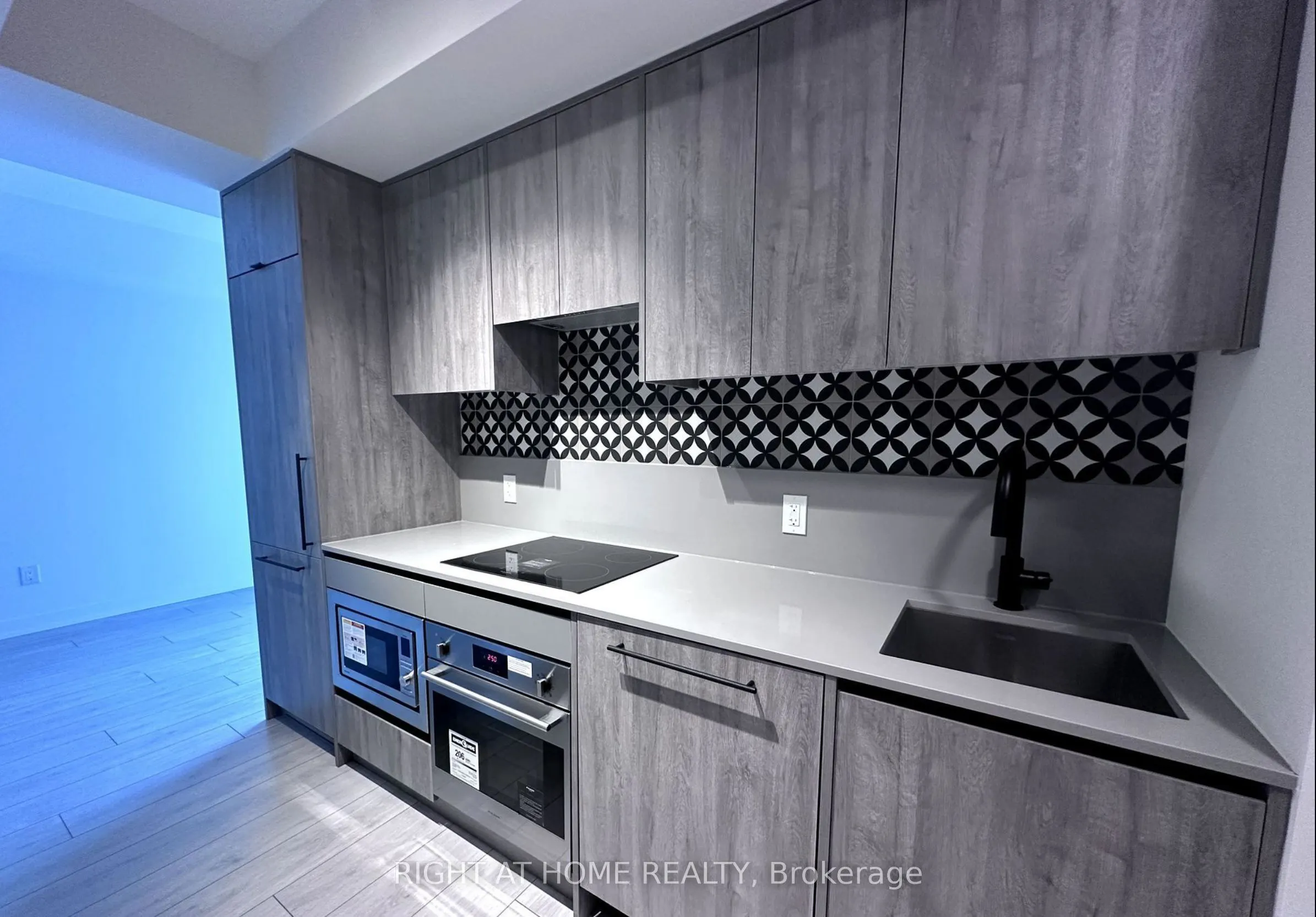 5 Lakeview Avenue #301