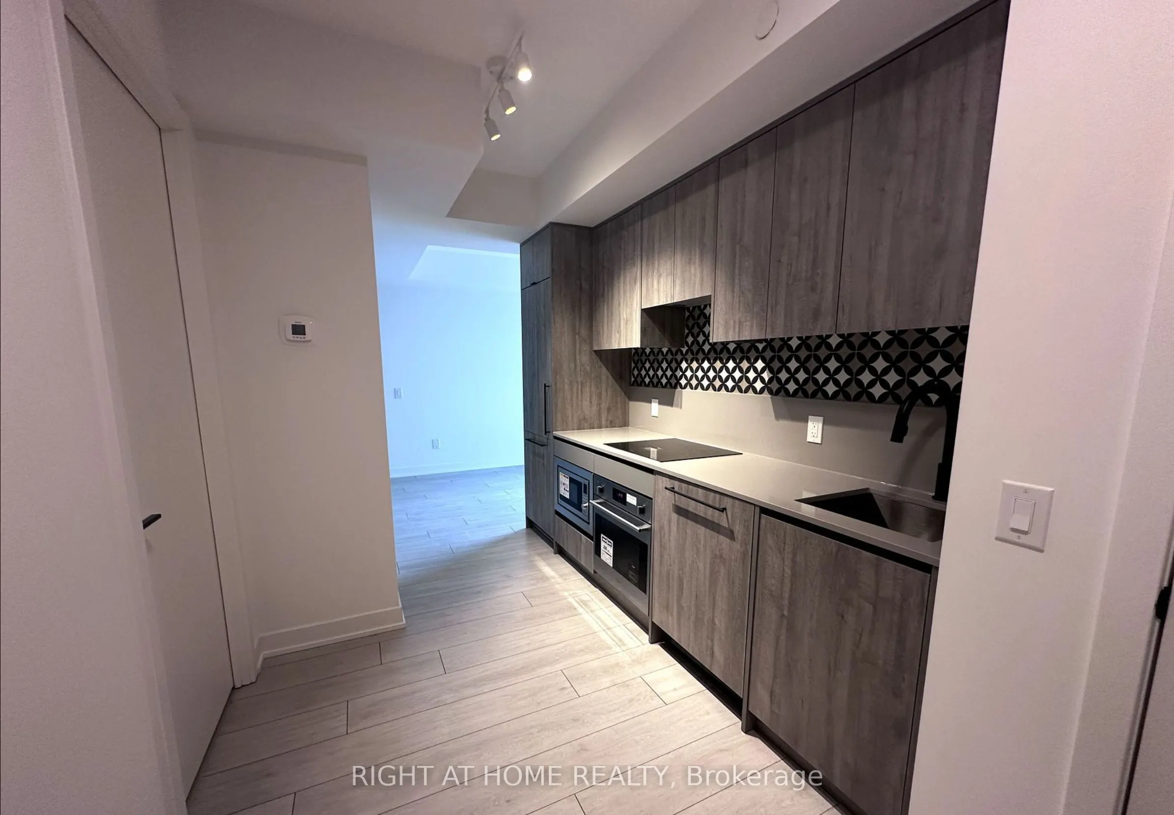 5 Lakeview Avenue #301