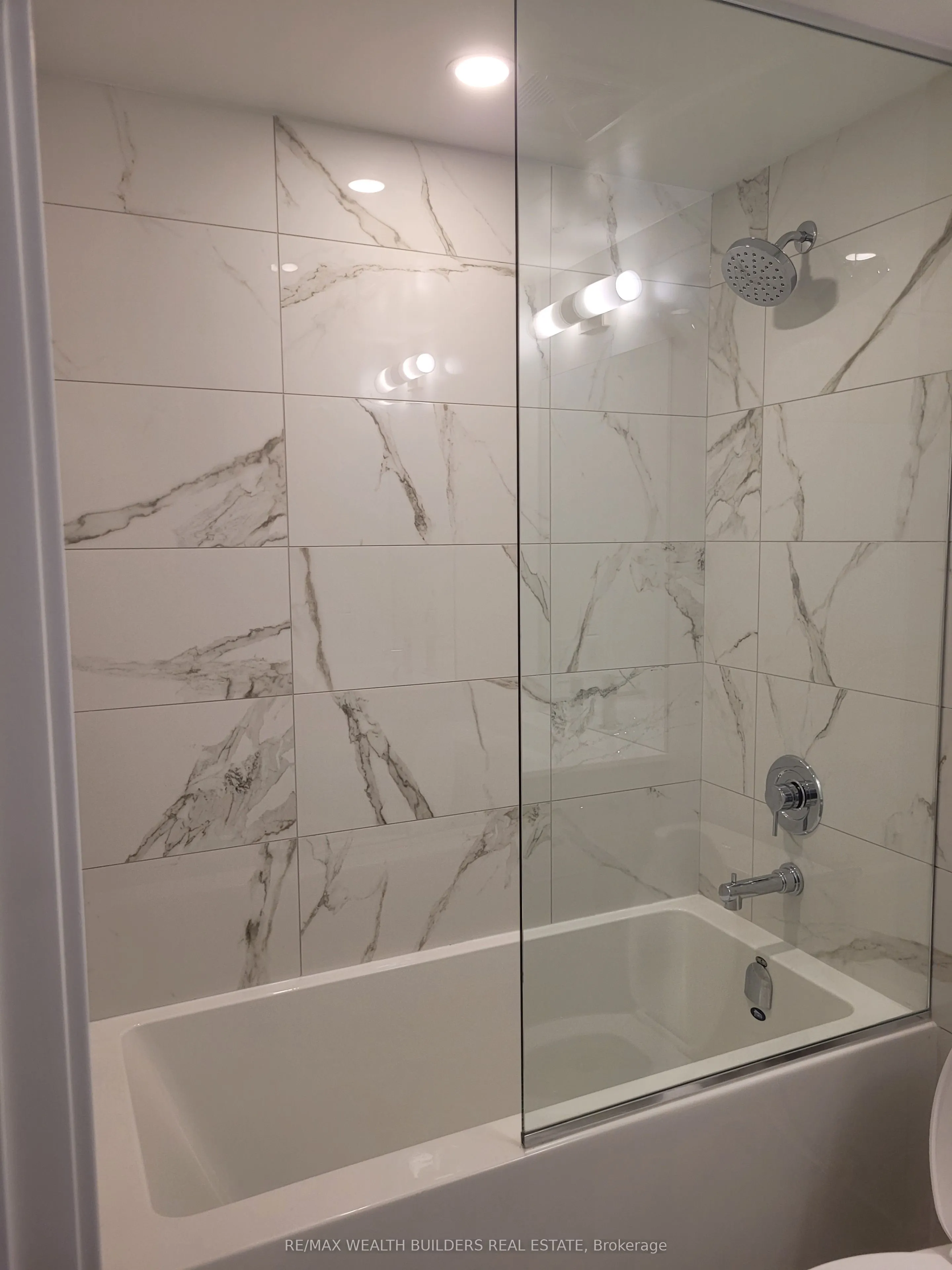 180 Front Street E #610