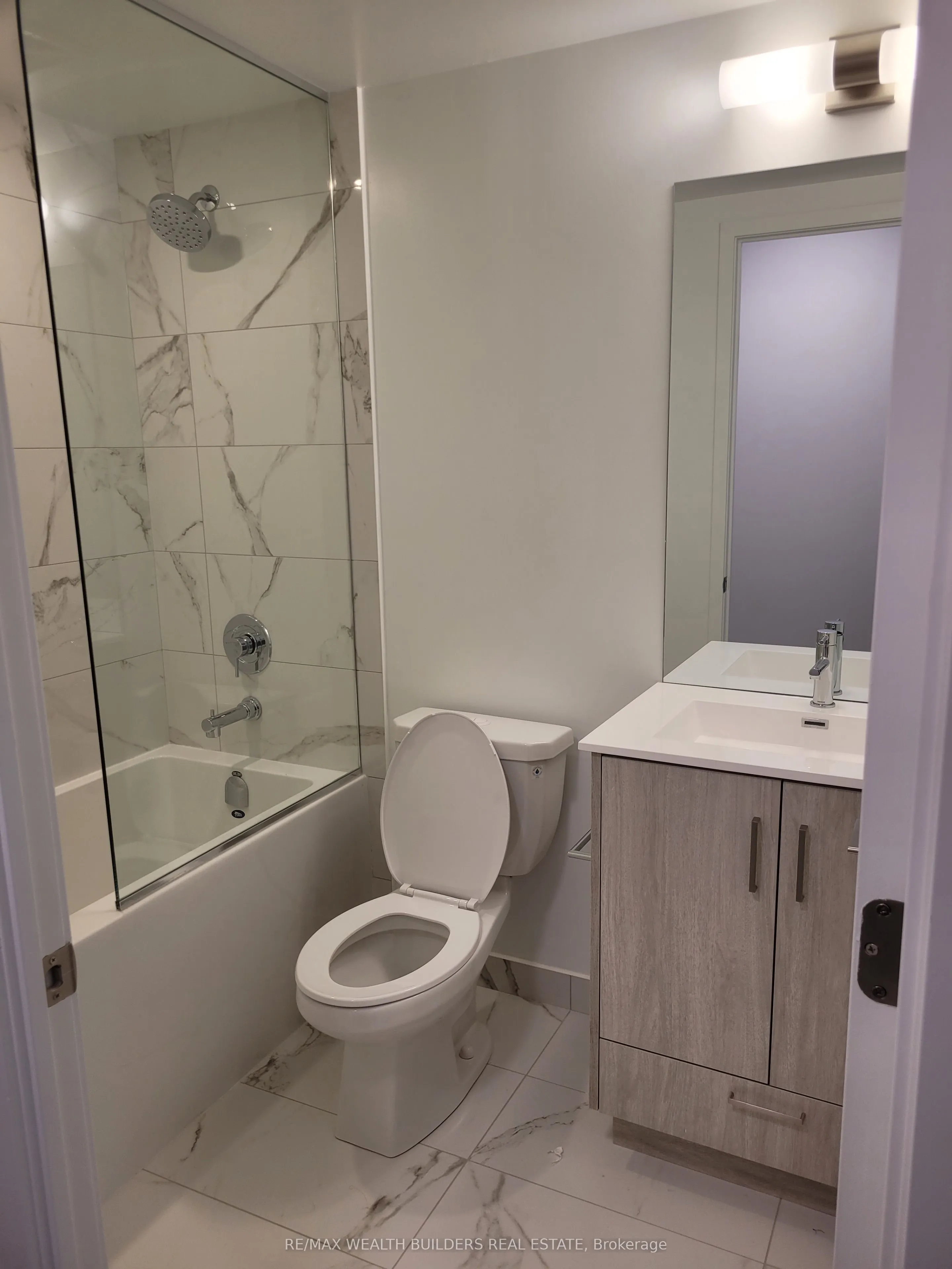 180 Front Street E #610