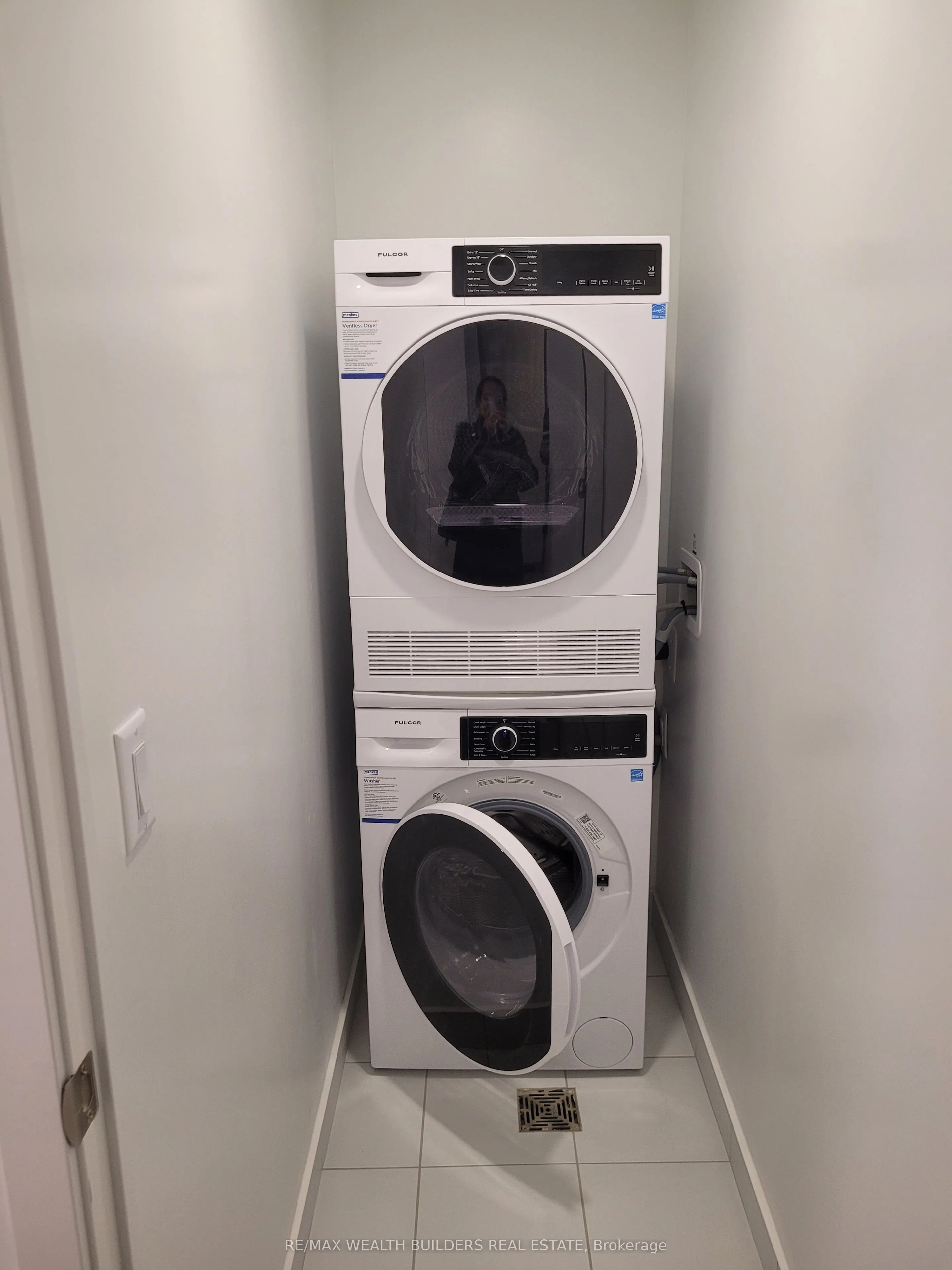 180 Front Street E #610