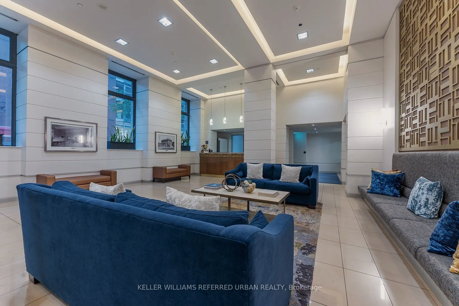 230 King Street E #304