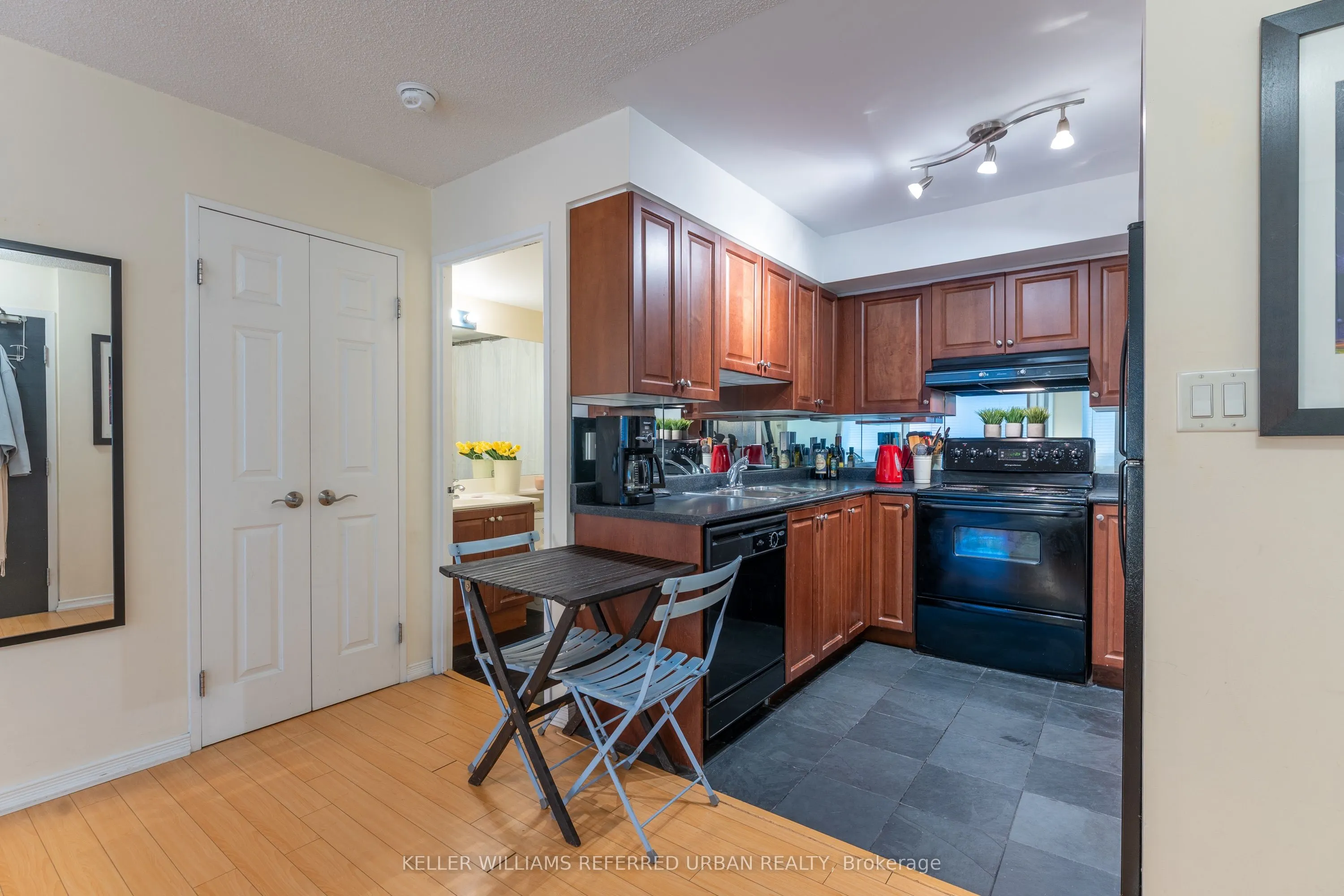 230 King Street E #304