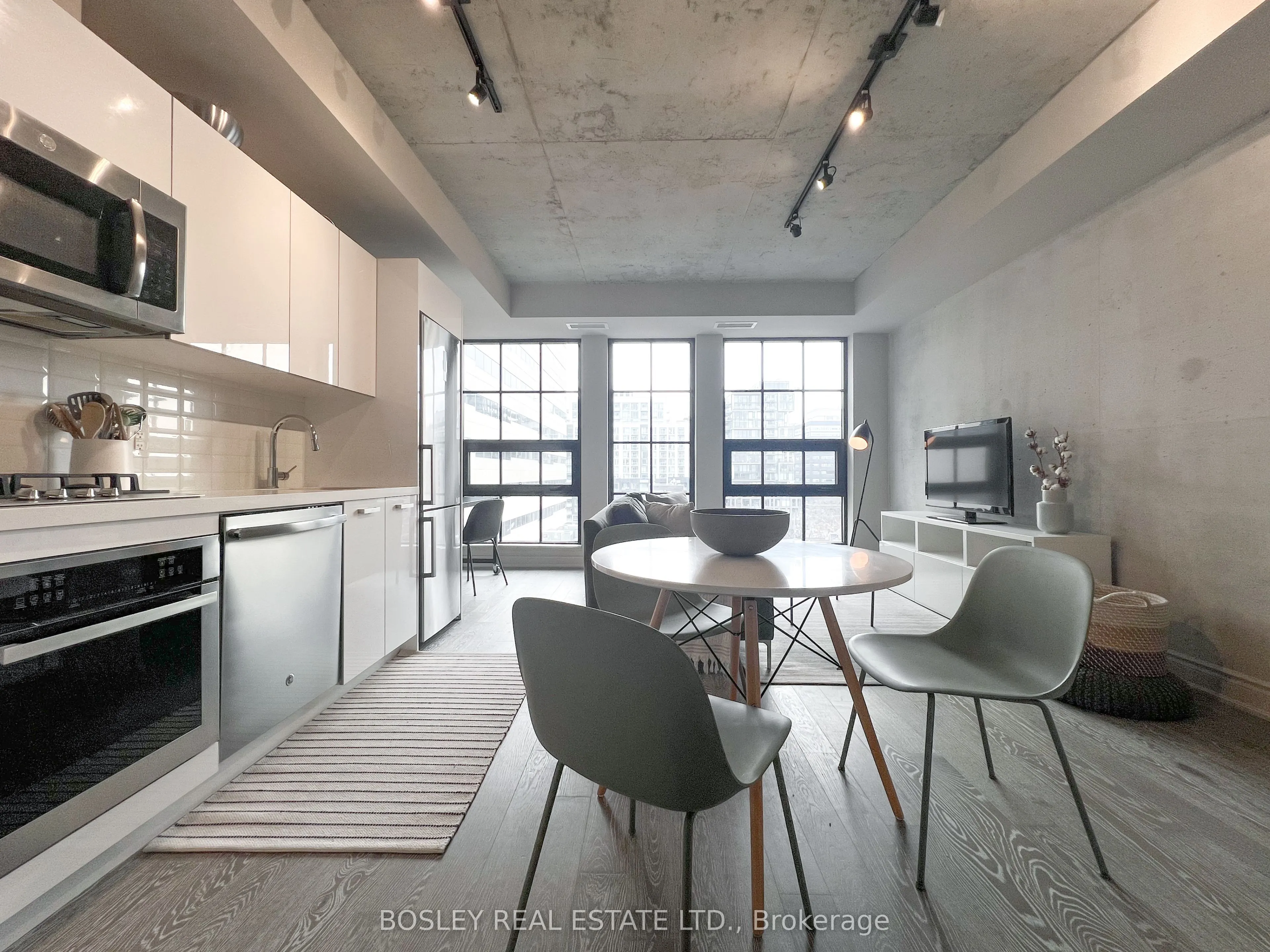 608 Richmond Street W #709