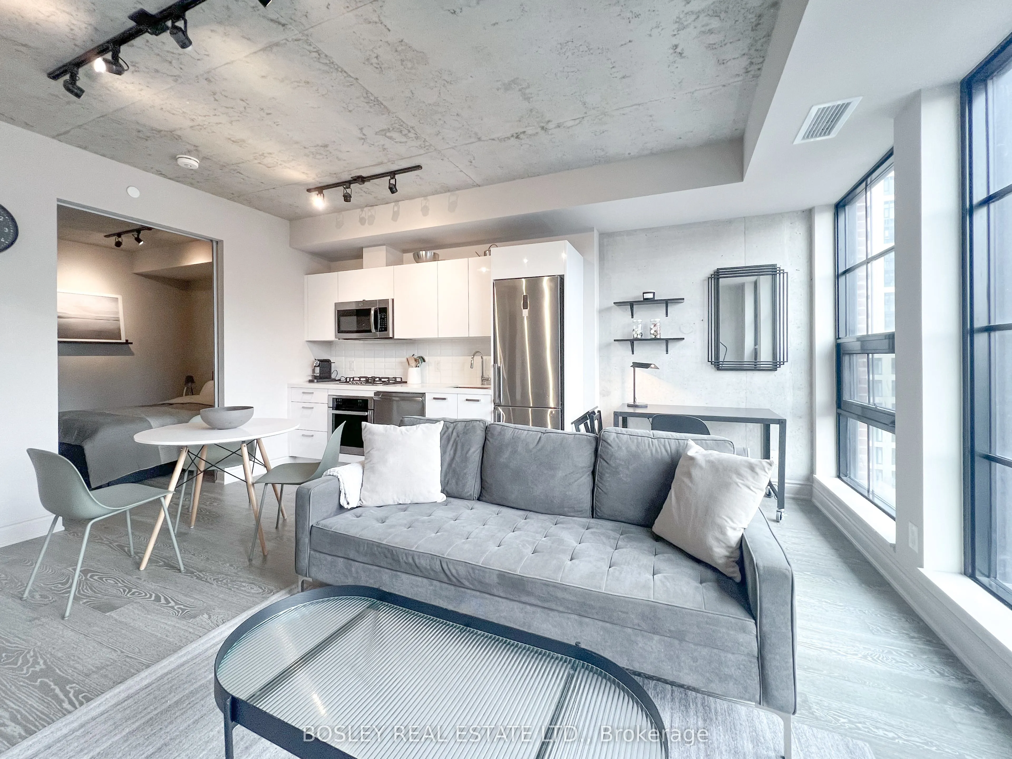 608 Richmond Street W #709