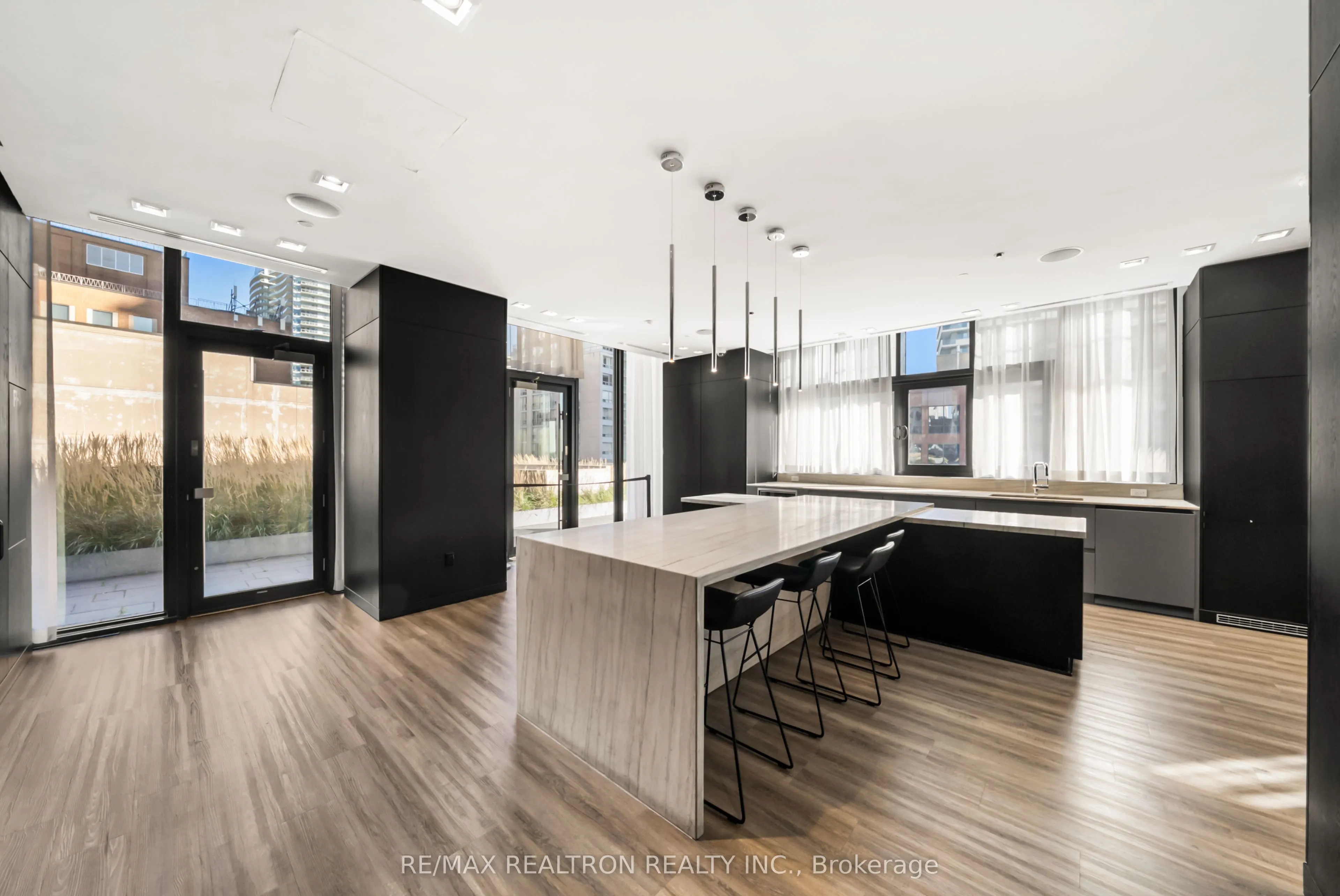 8 Eglinton Avenue E #4711