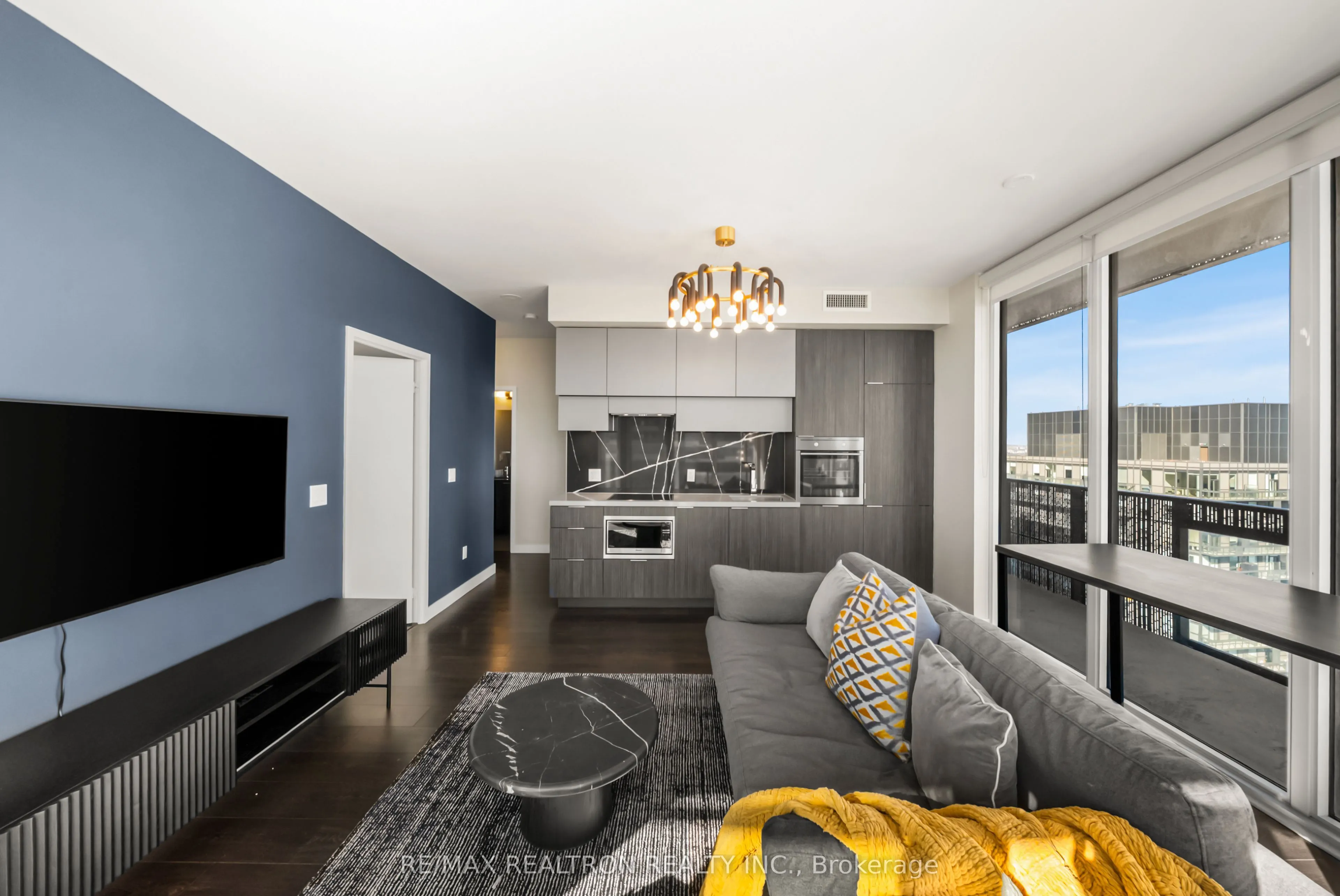 8 Eglinton Avenue E #4711
