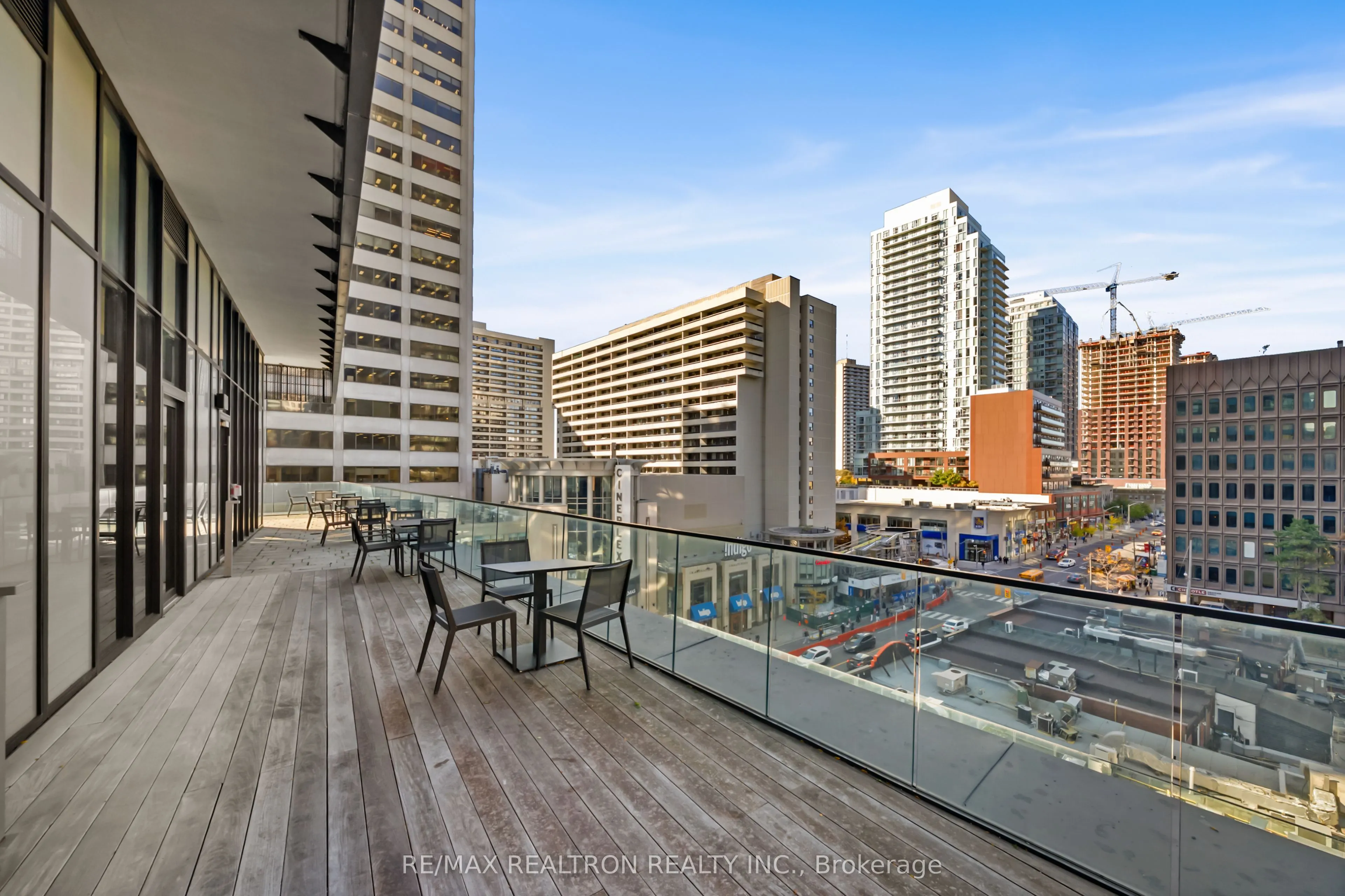 8 Eglinton Avenue E #4711