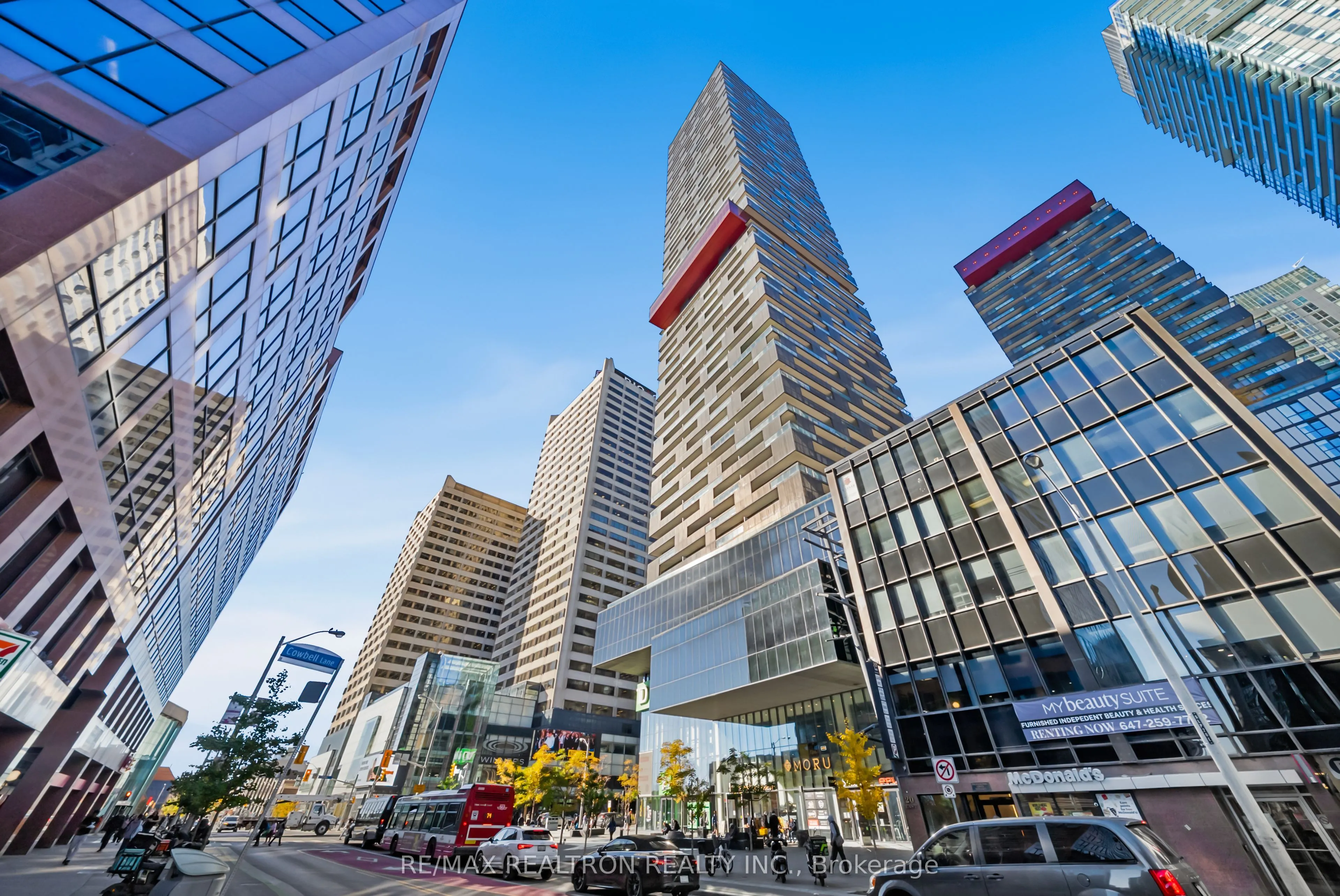8 Eglinton Avenue E #4711