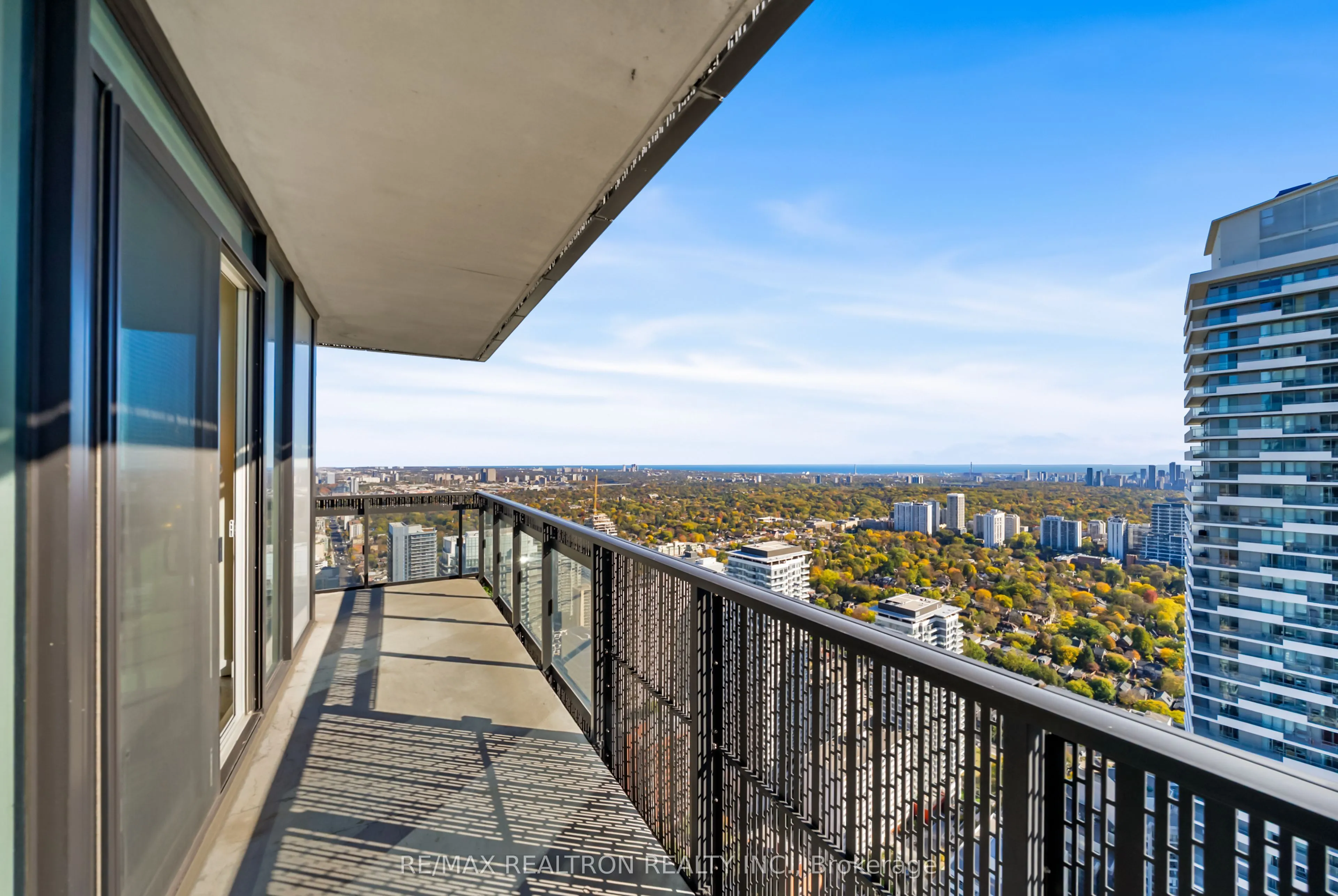 8 Eglinton Avenue E #4711
