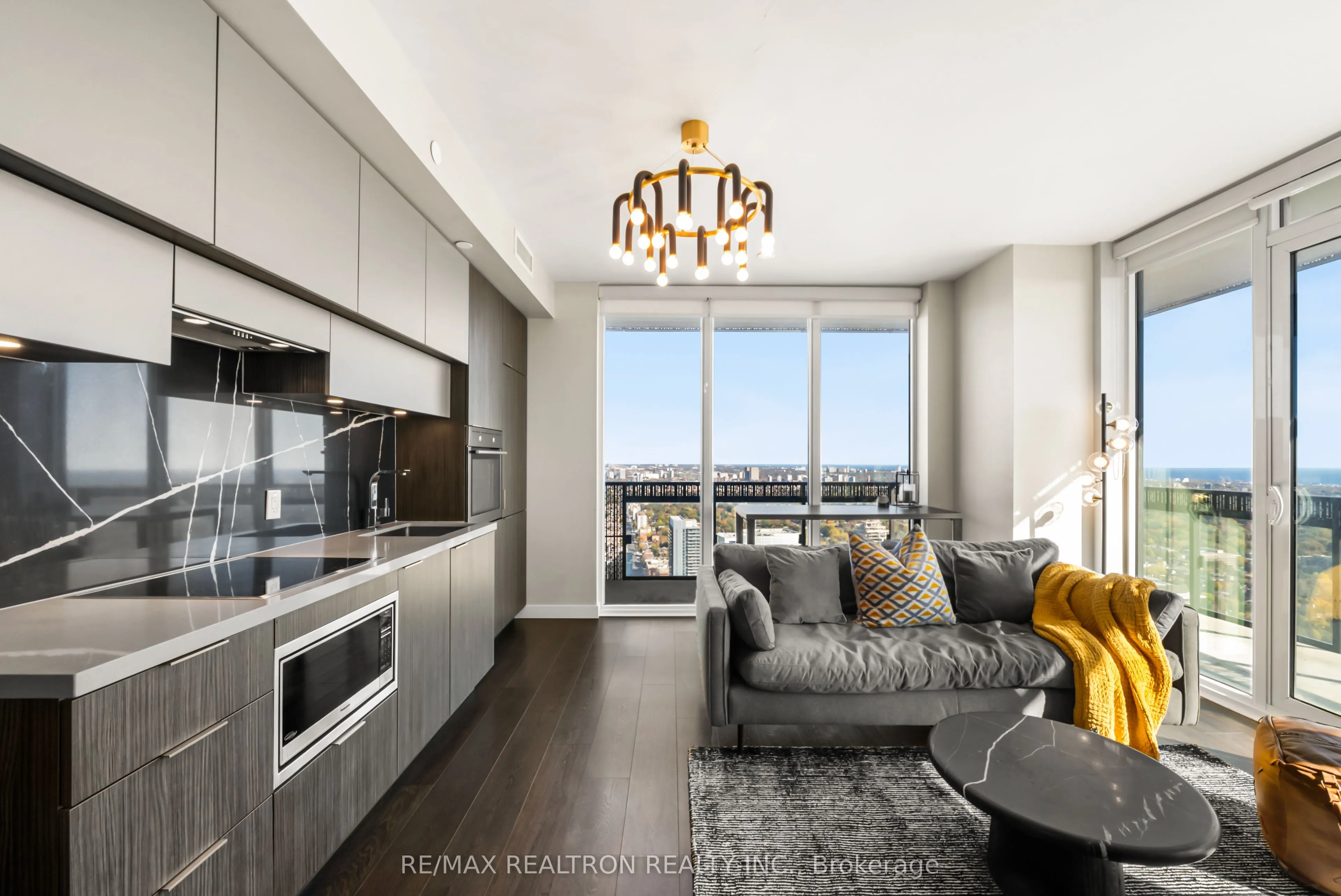8 Eglinton Avenue E #4711