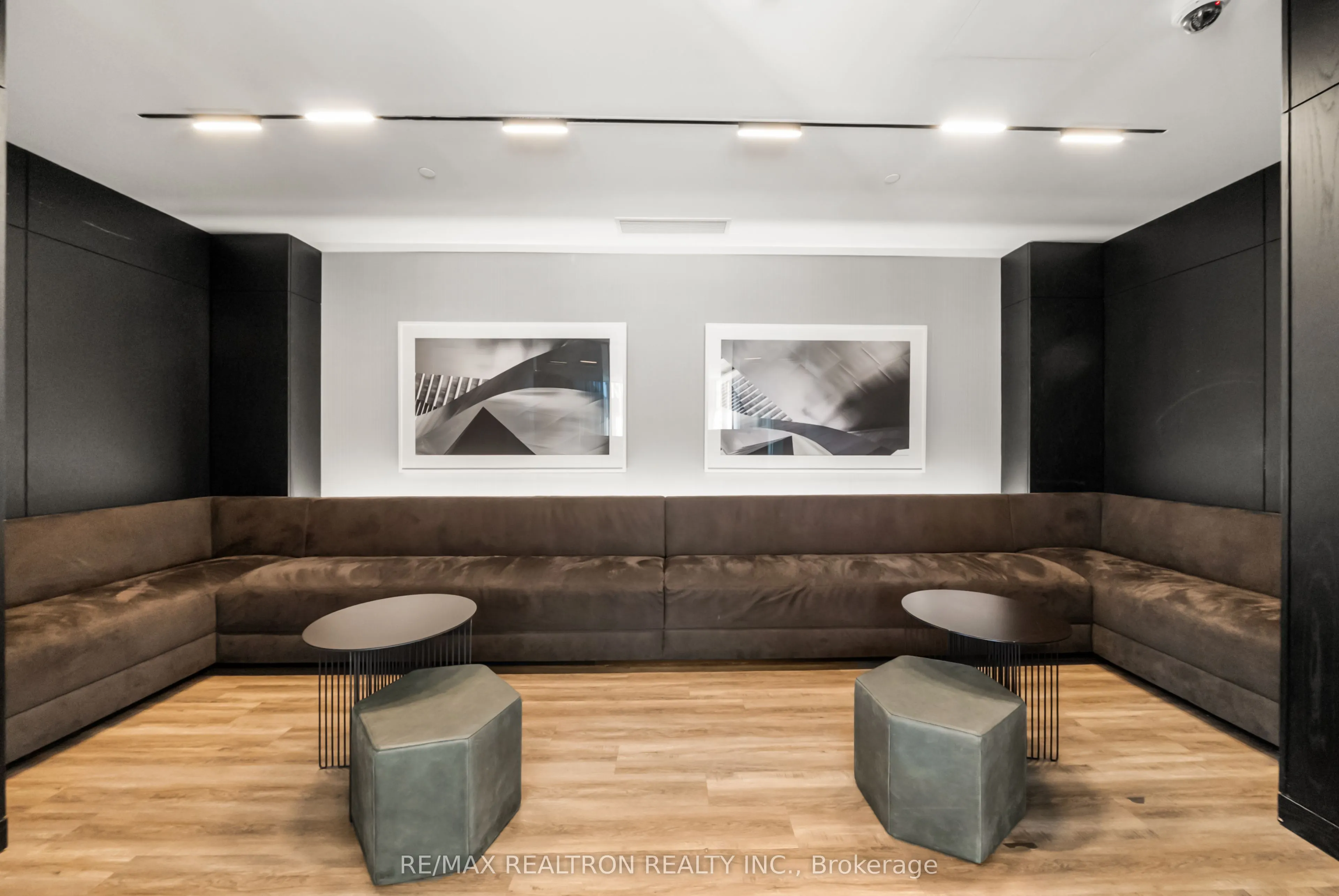 8 Eglinton Avenue E #4711