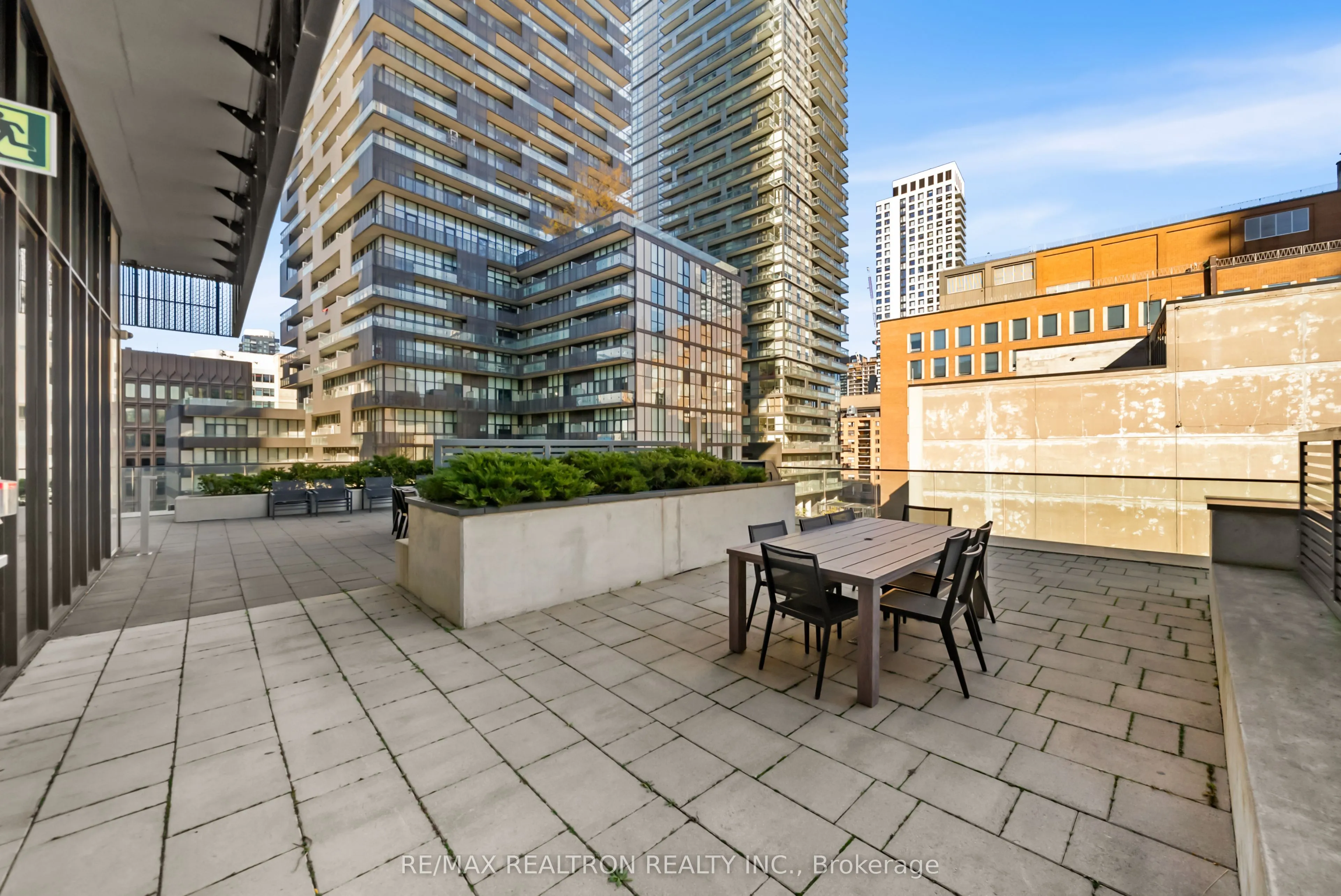 8 Eglinton Avenue E #4711