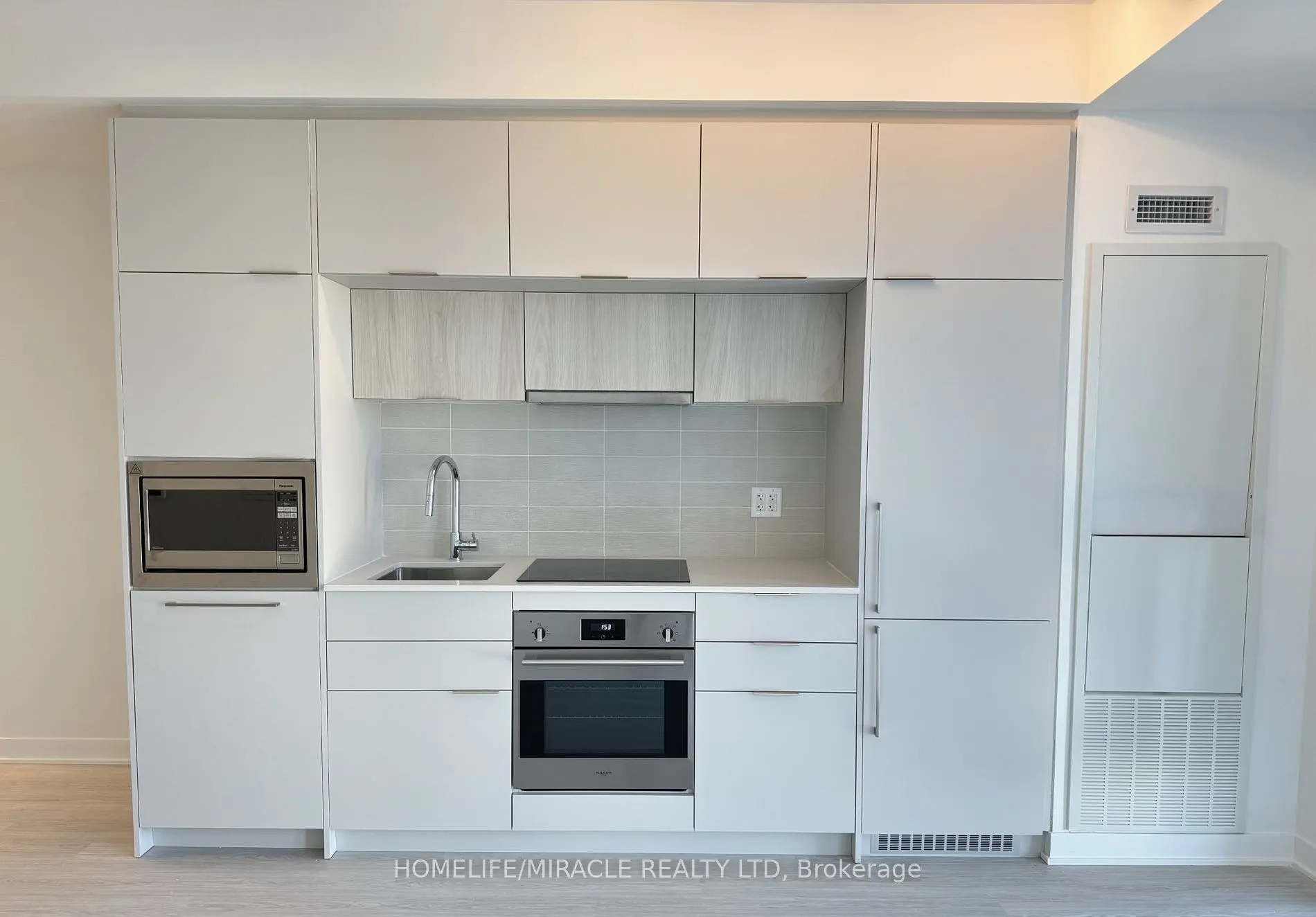 185 Alberta Avenue #703