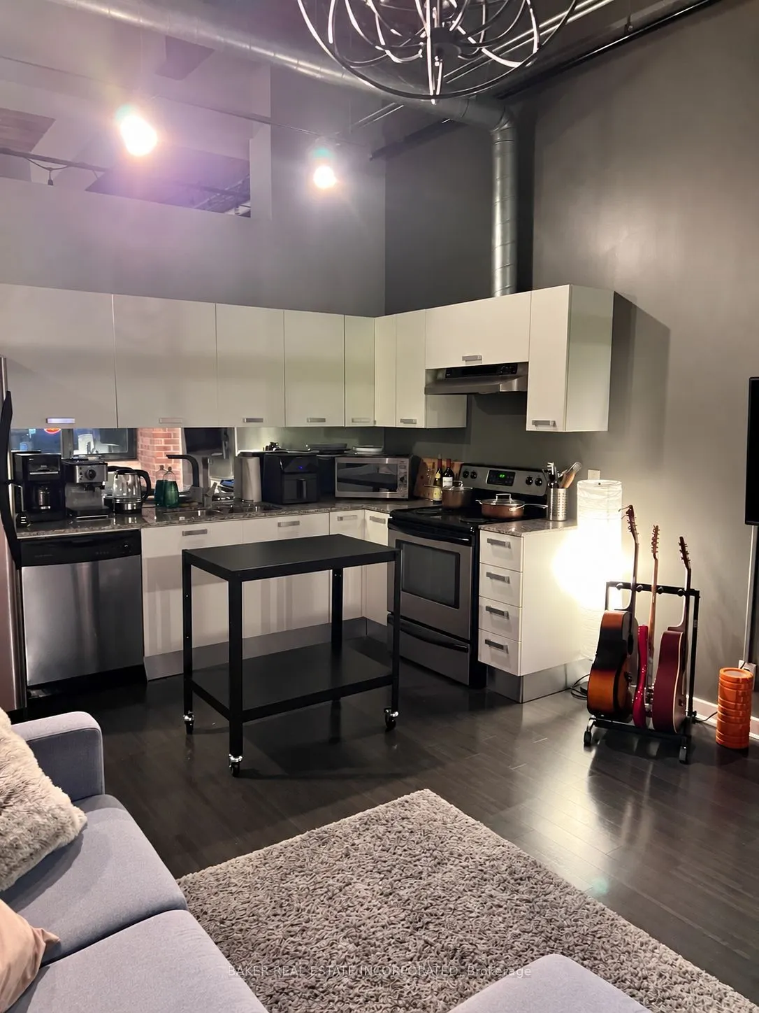 43 Hanna Avenue #106