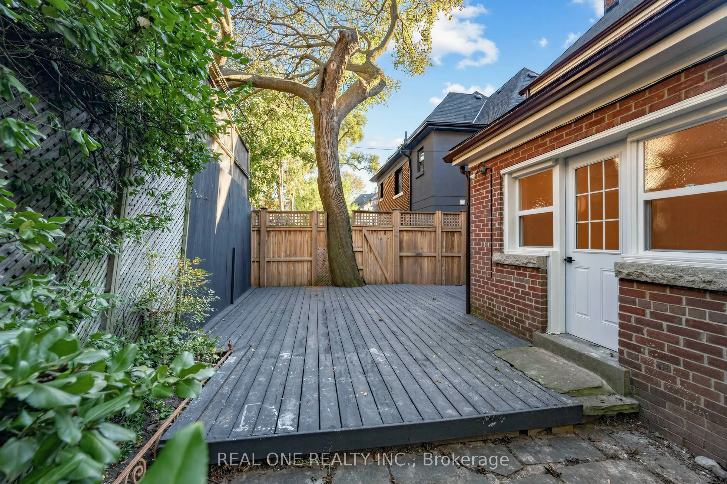 603 Spadina Road