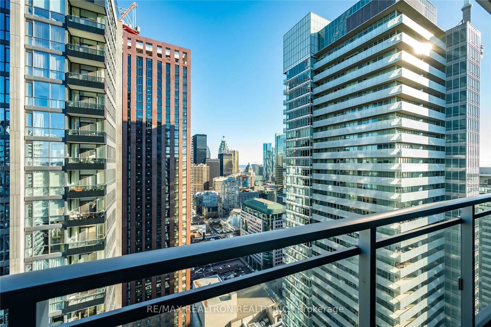21 Widmer Street #3507