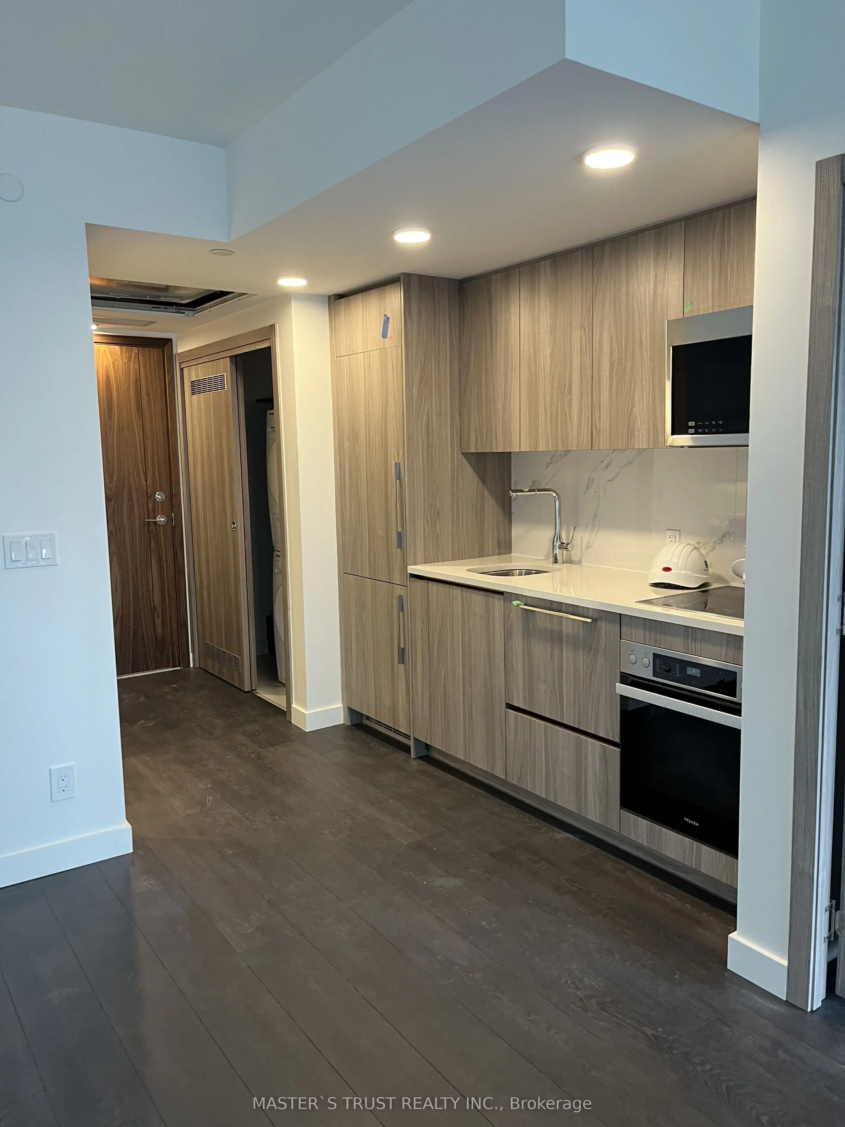 38 Widmer Street #1805
