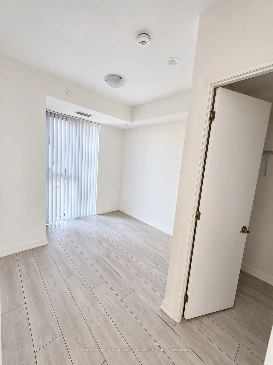 400 King Street W #2919