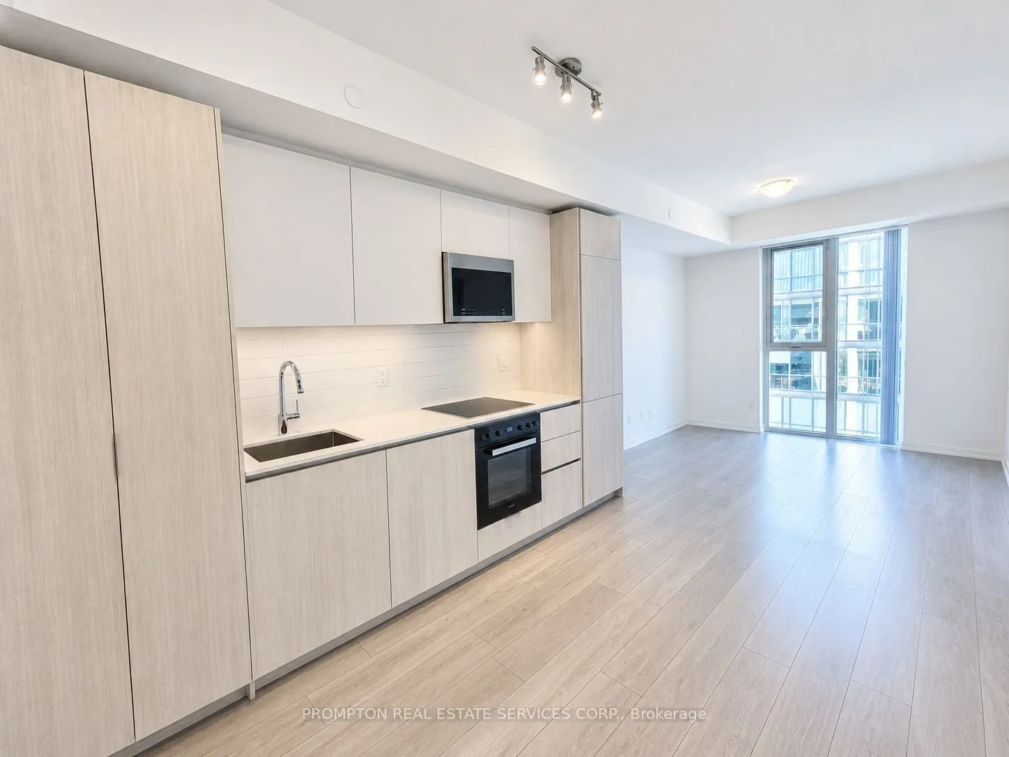 400 King Street W #2919