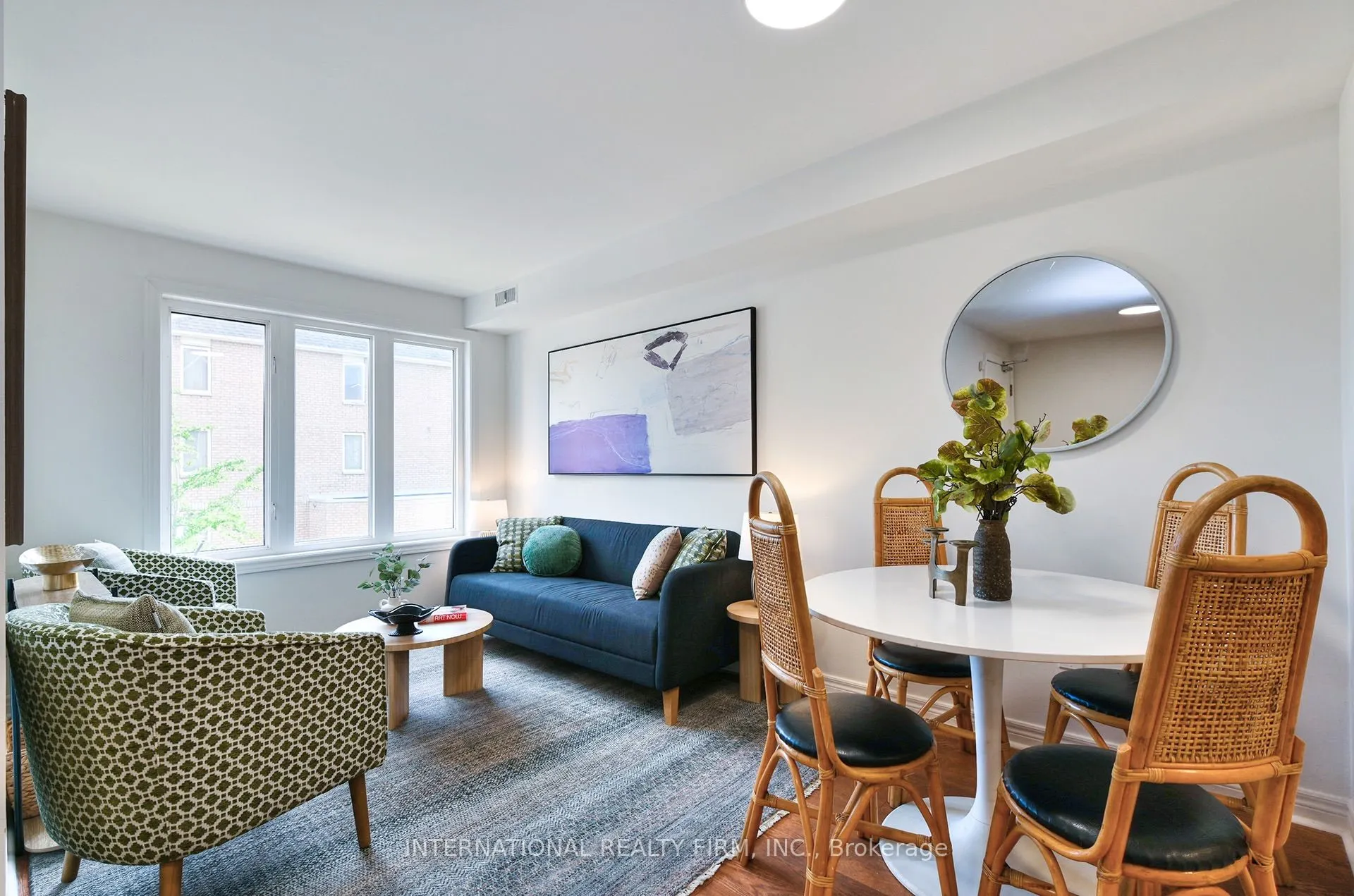 60 Aerodrome Crescent #201