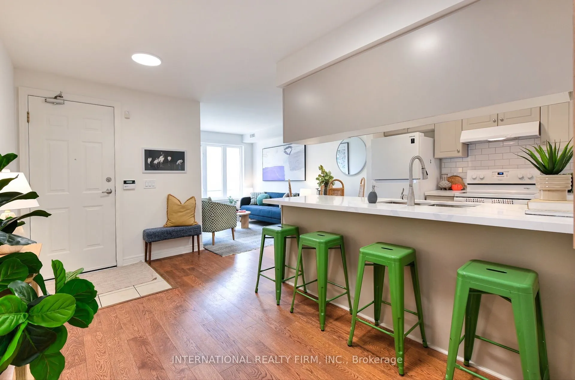 60 Aerodrome Crescent #201