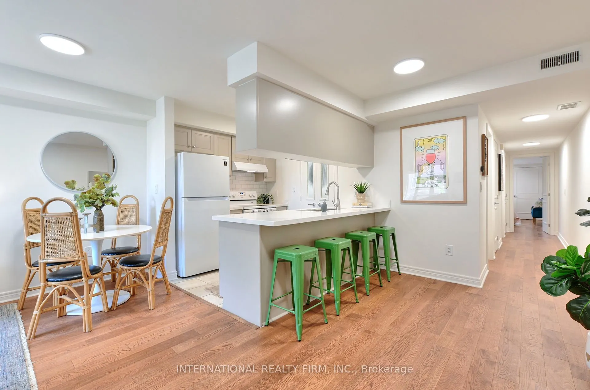 60 Aerodrome Crescent #201
