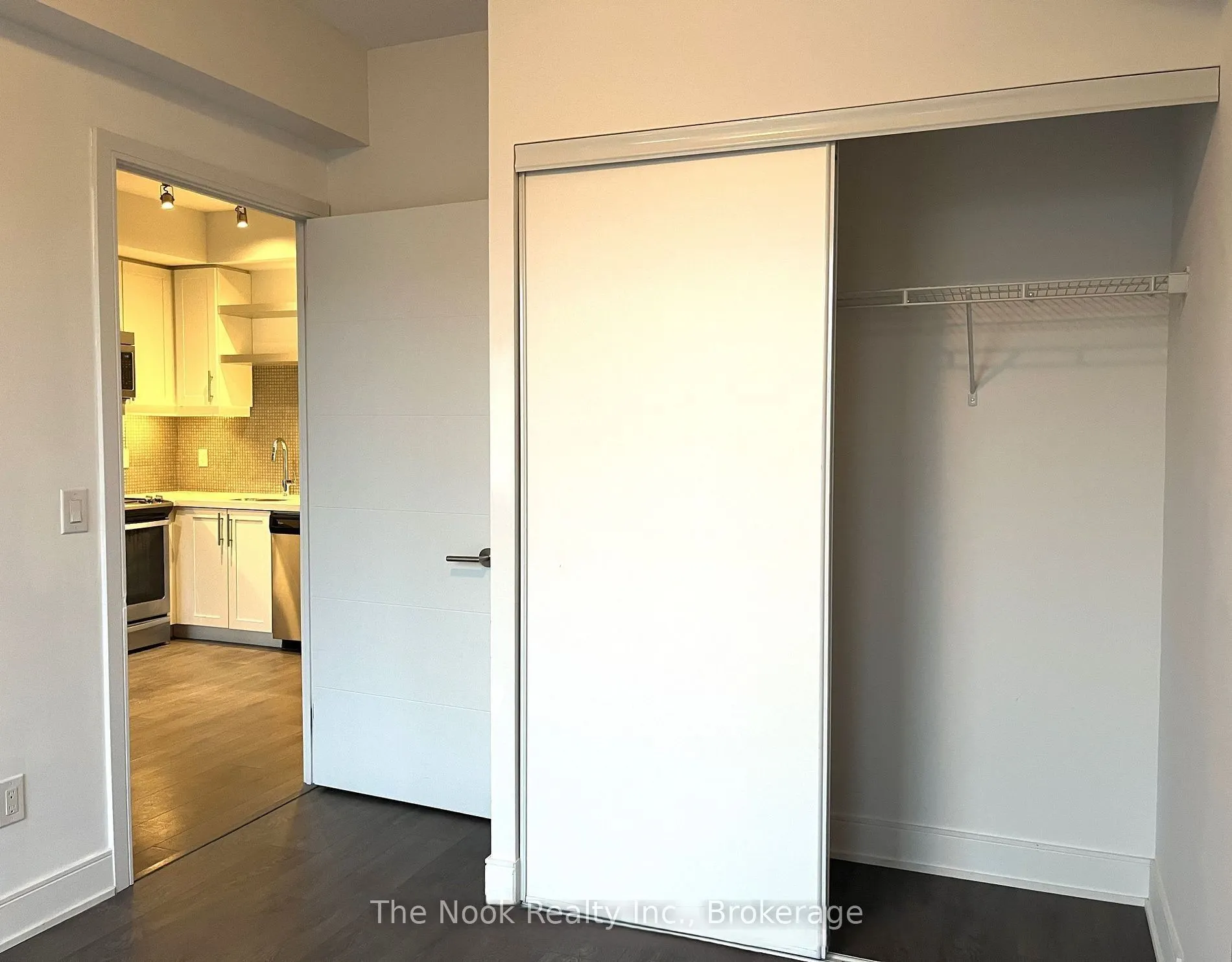 525 Adelaide Street W #1728