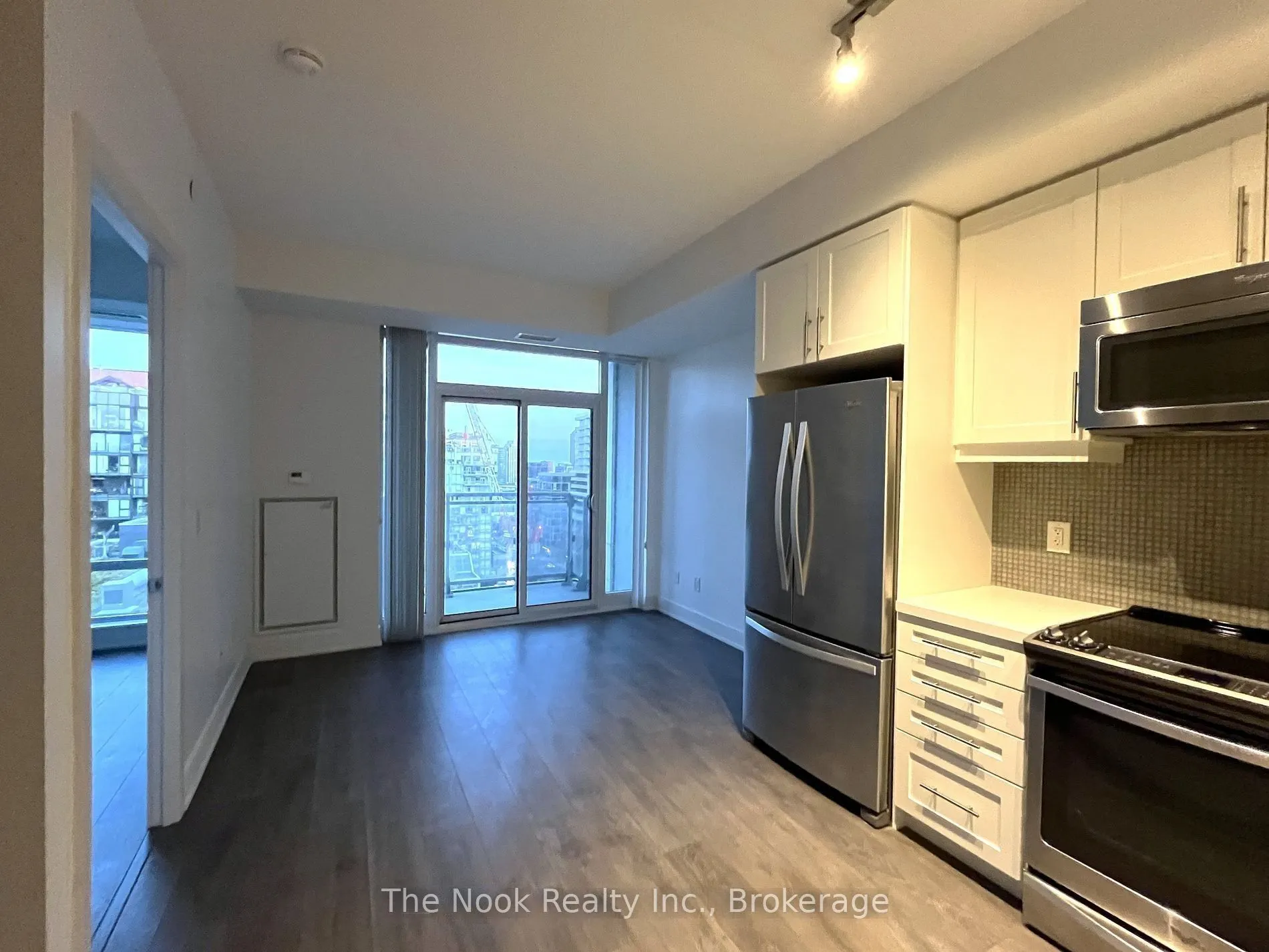 525 Adelaide Street W #1728