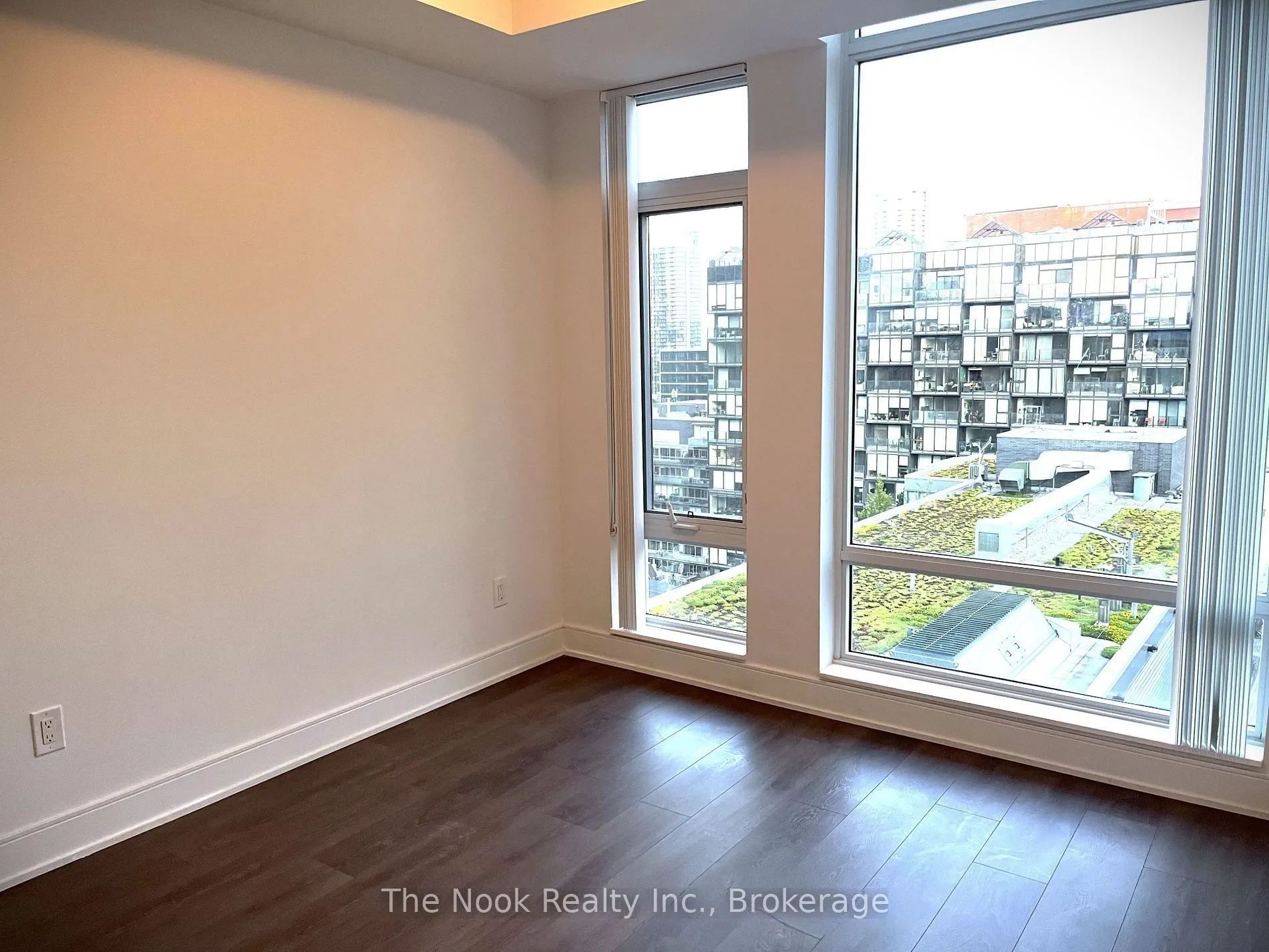 525 Adelaide Street W #1728