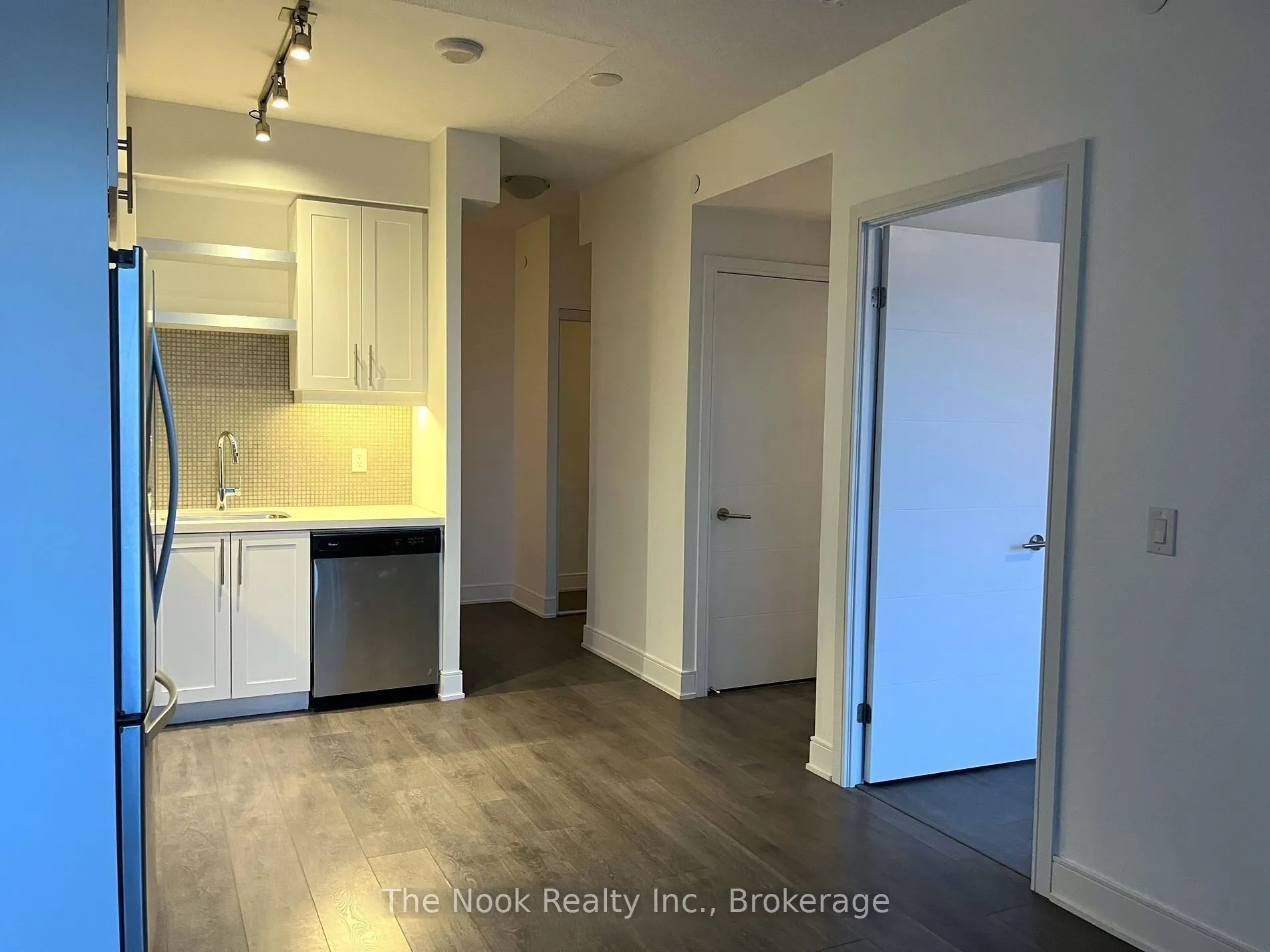 525 Adelaide Street W #1728