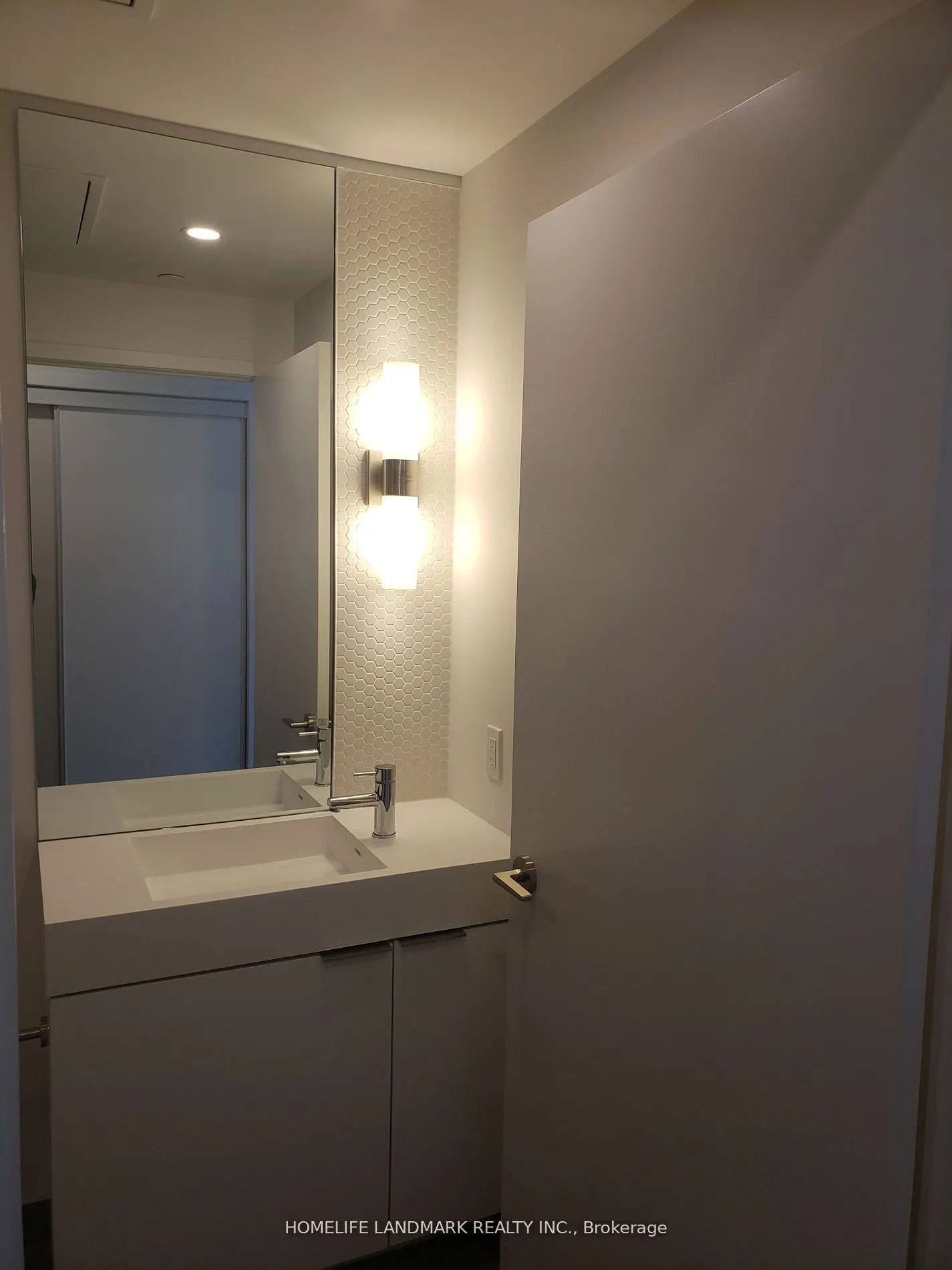 33 Helendale Avenue #1018