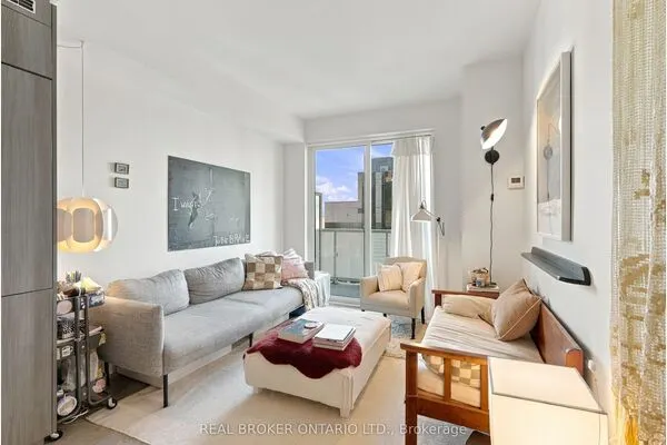 101 Erskine Avenue #2004