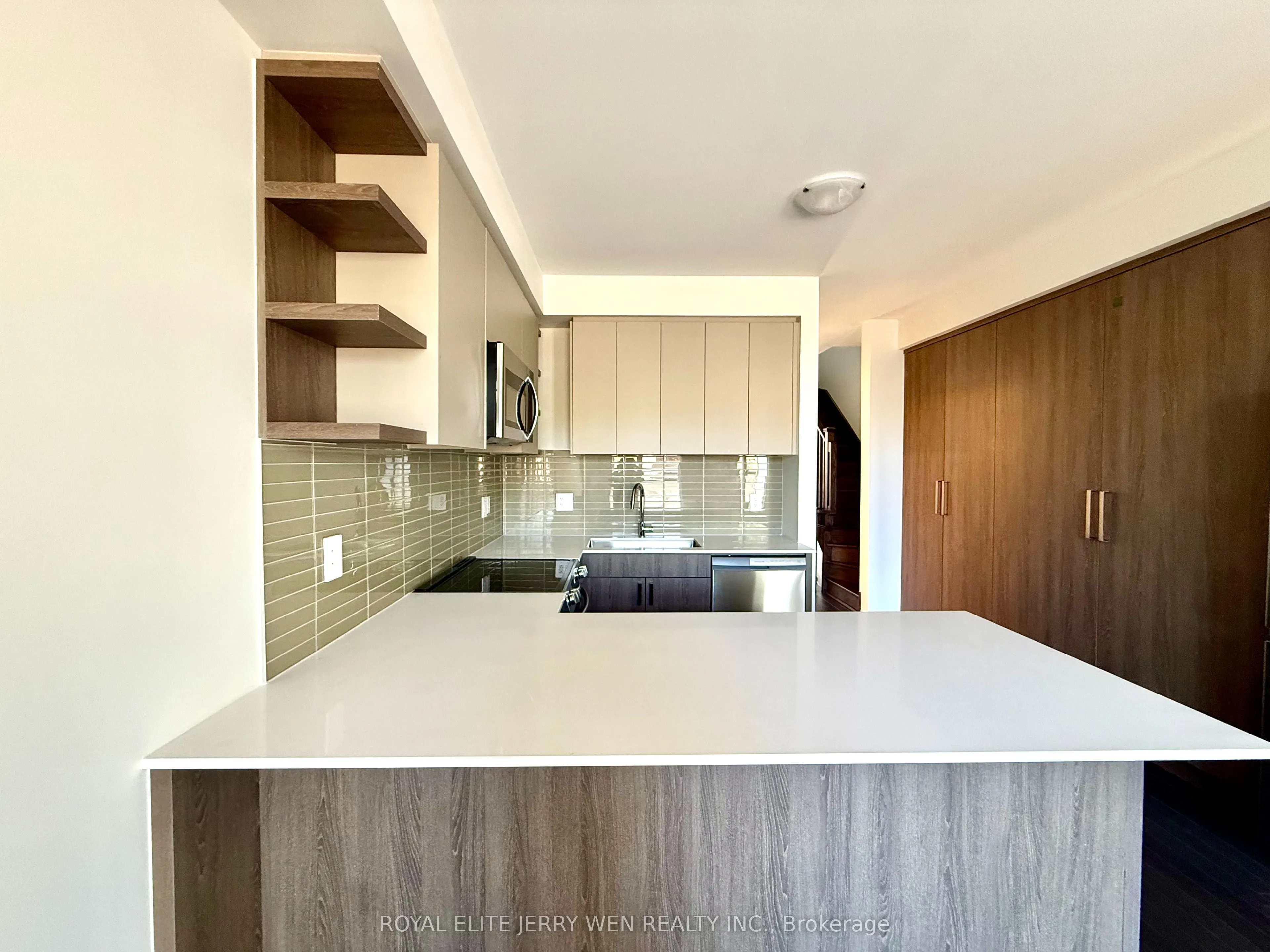 392 Lawrence Heights Way