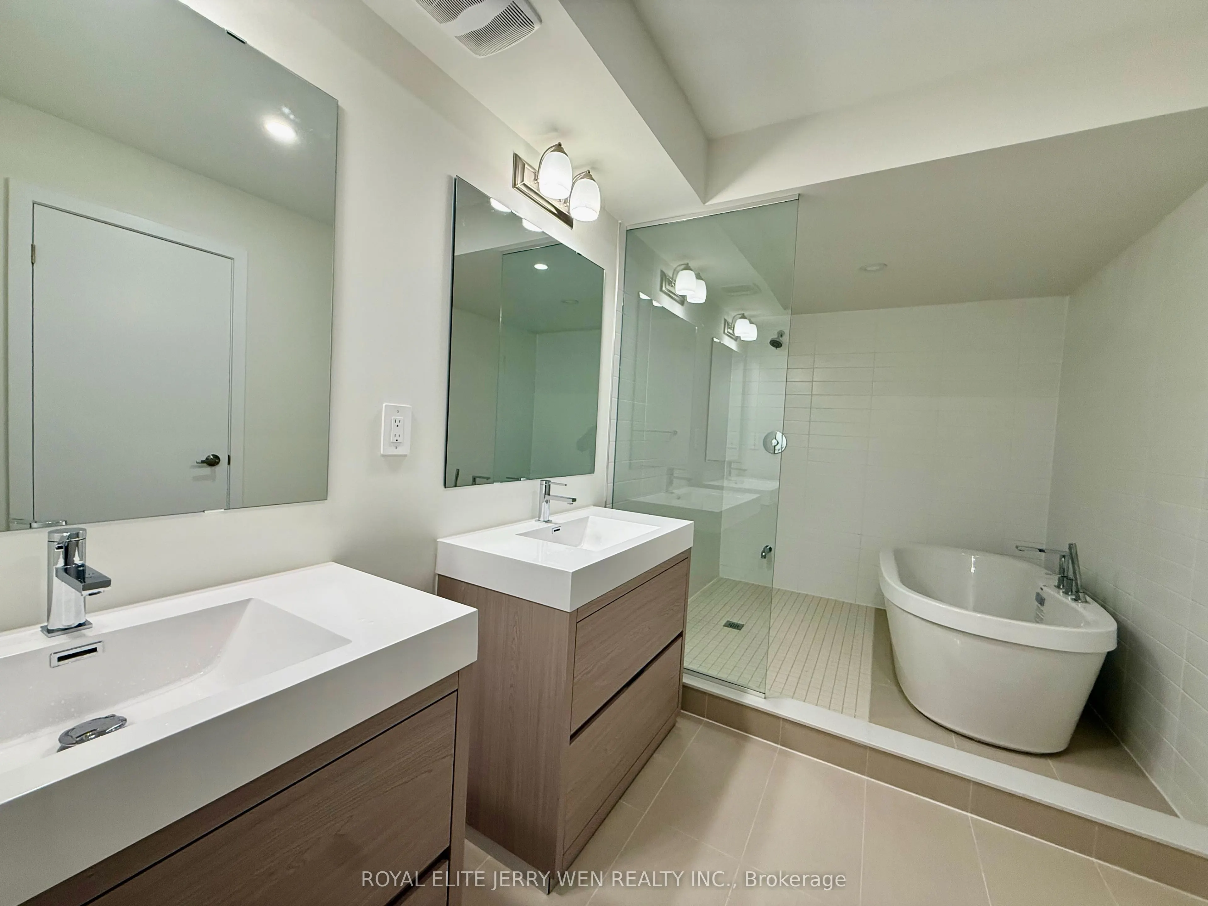 392 Lawrence Heights Way